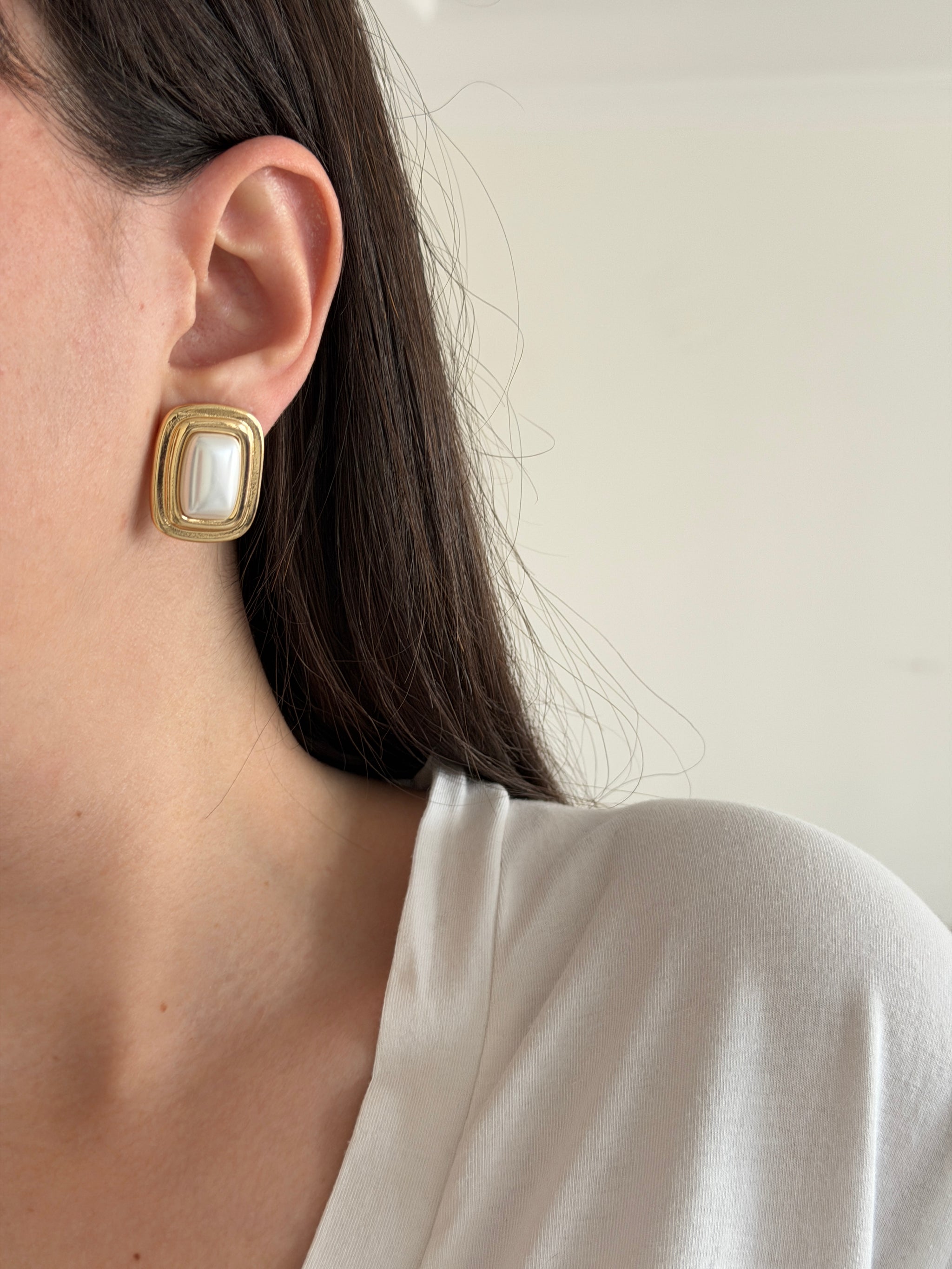 İncili Mini Kare Gold Kadın Küpe