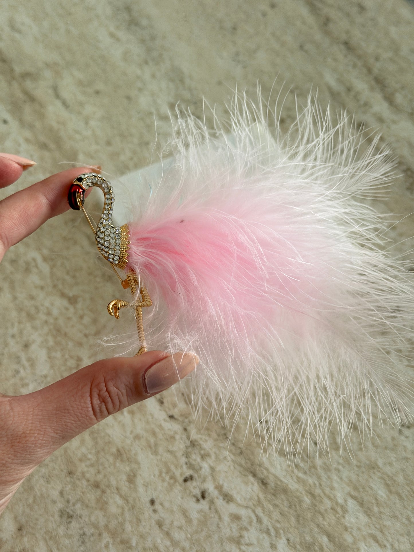 Tüylü Flamingo Broş - Toz Pembe