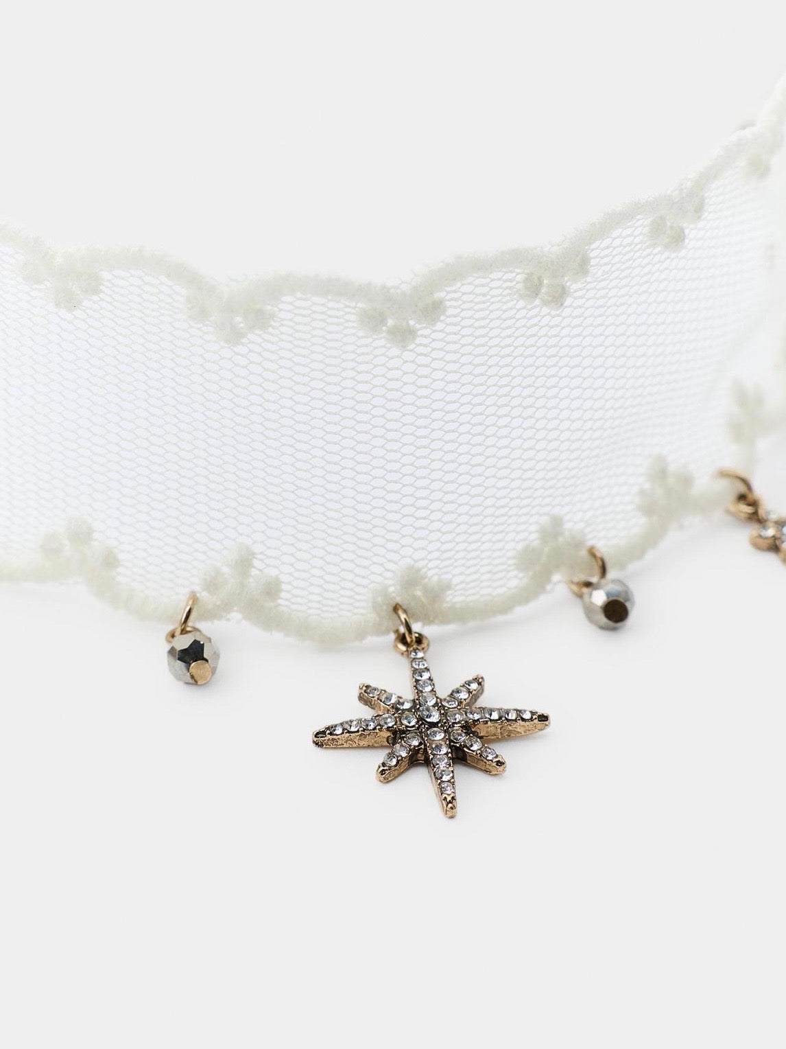 Tül Charm Choker Kadın Kolye