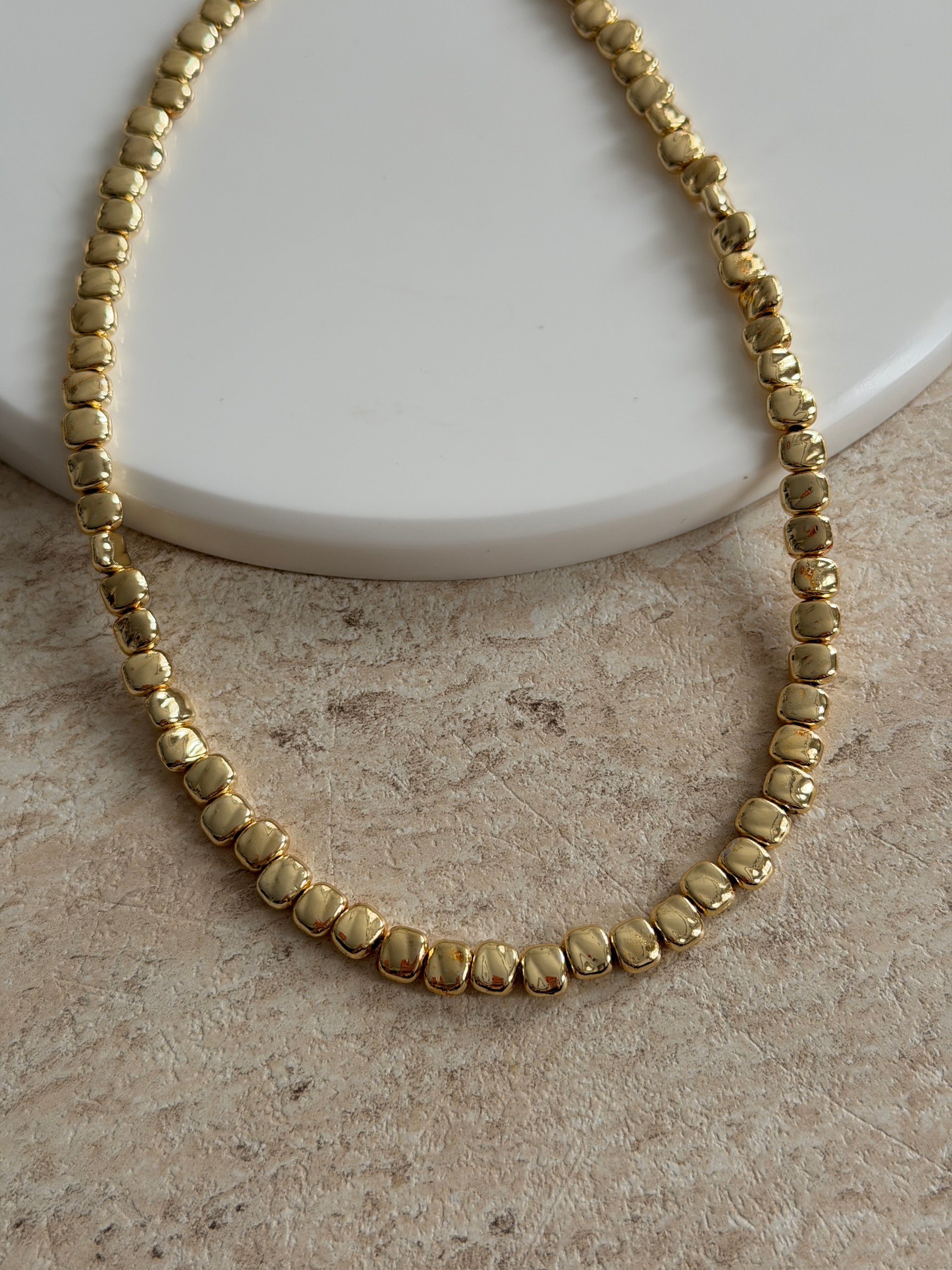 Ezme Taş Boncuk Kadın Kolye - Gold