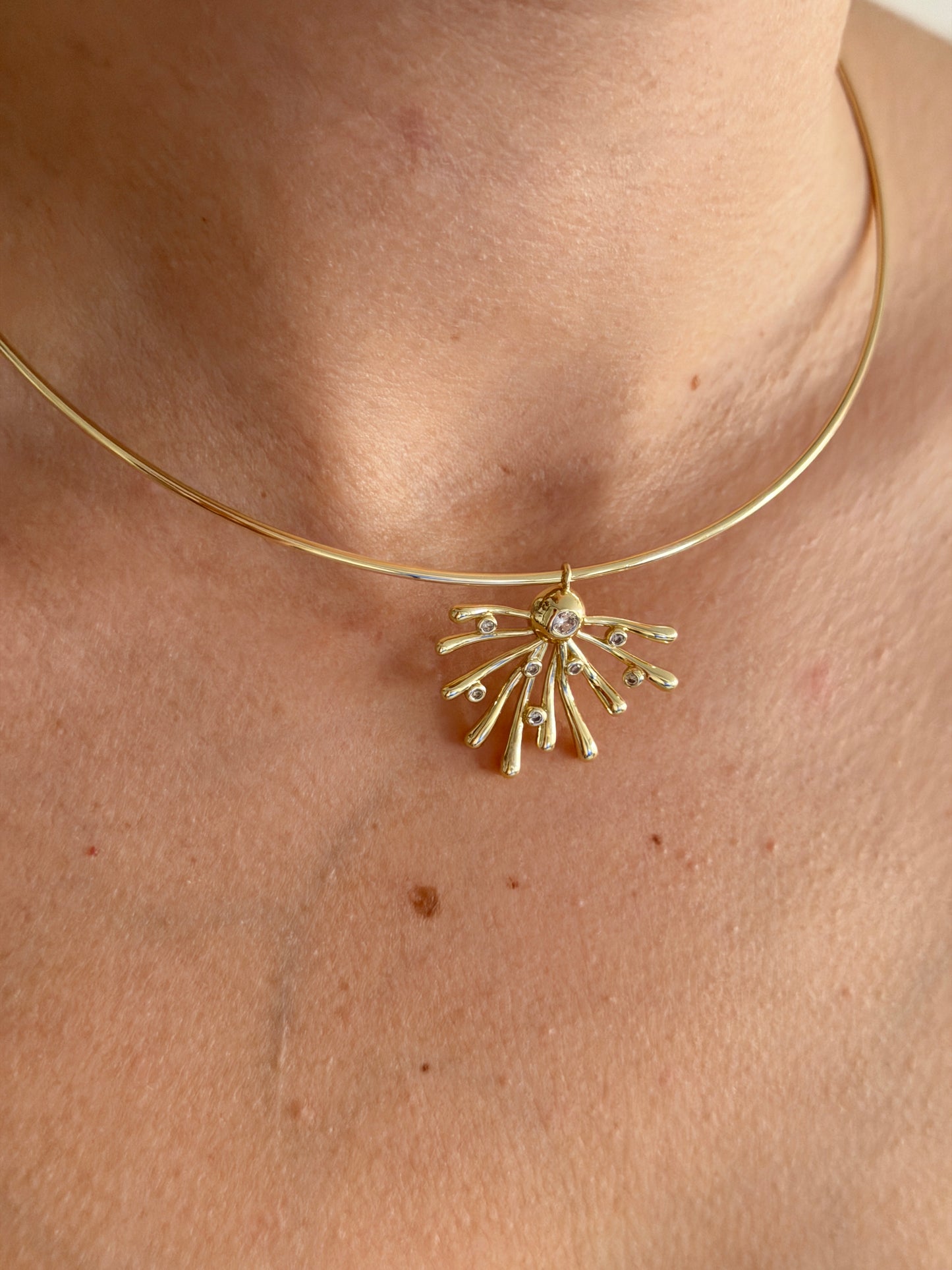Taşlı Mercan Gold Kadın Choker Kolye