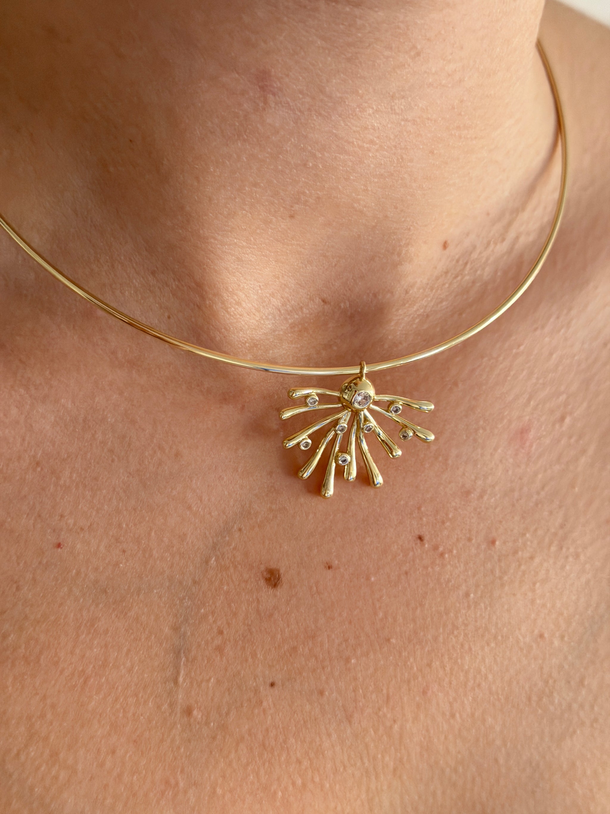 Taşlı Mercan Gold Kadın Choker Kolye