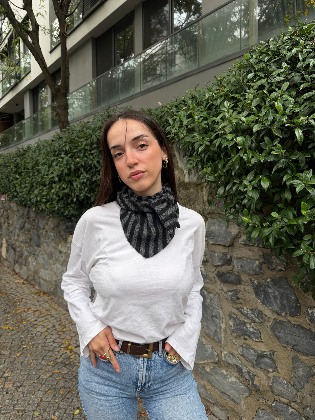 Siyah Gri Çizgili Üçgen Kadın Şal