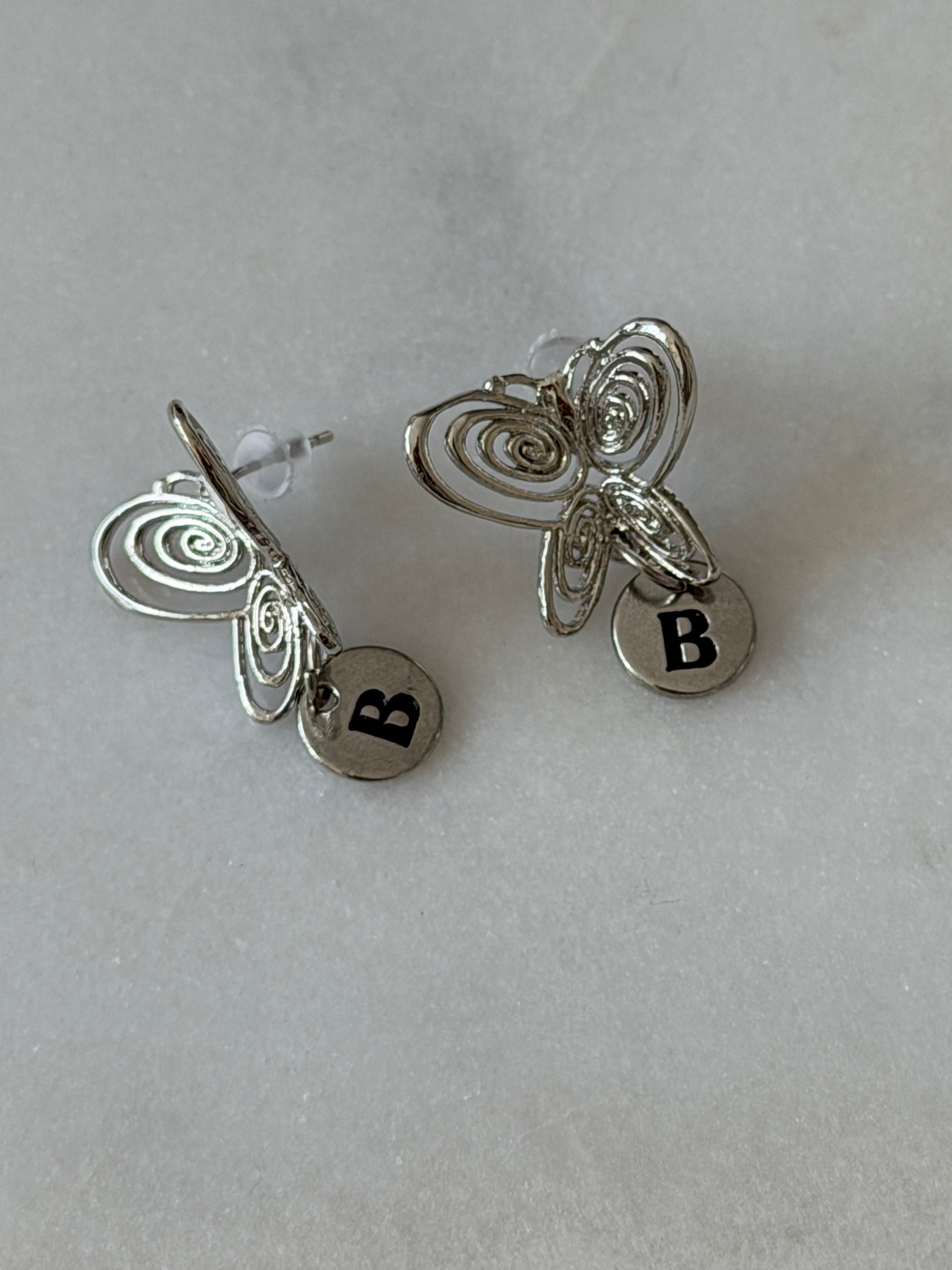 Harfli Füsun Kelebek Küpe - Gümüş