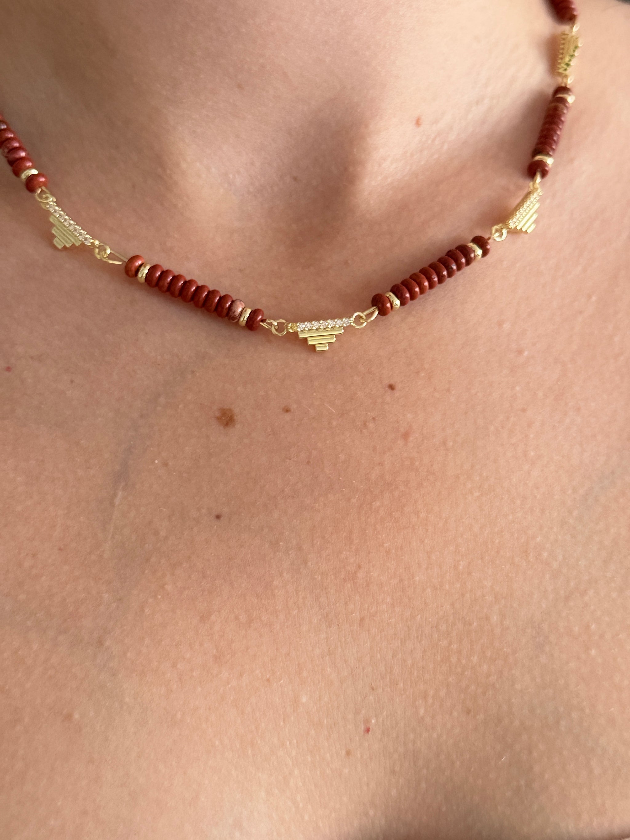 Etnik Gold Parçalı Kahve Boncuk Kolye