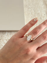 Sivri Oval Tektaş Altın Kaplama Kadın Yüzük