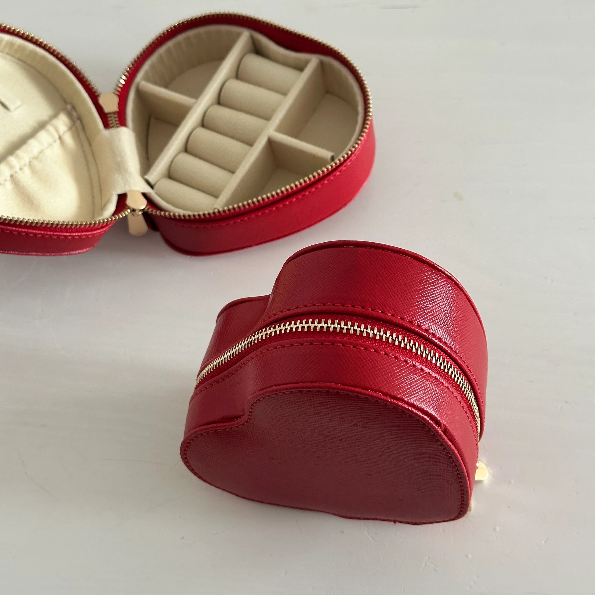 Kırmızı Kalp Takı Çantası