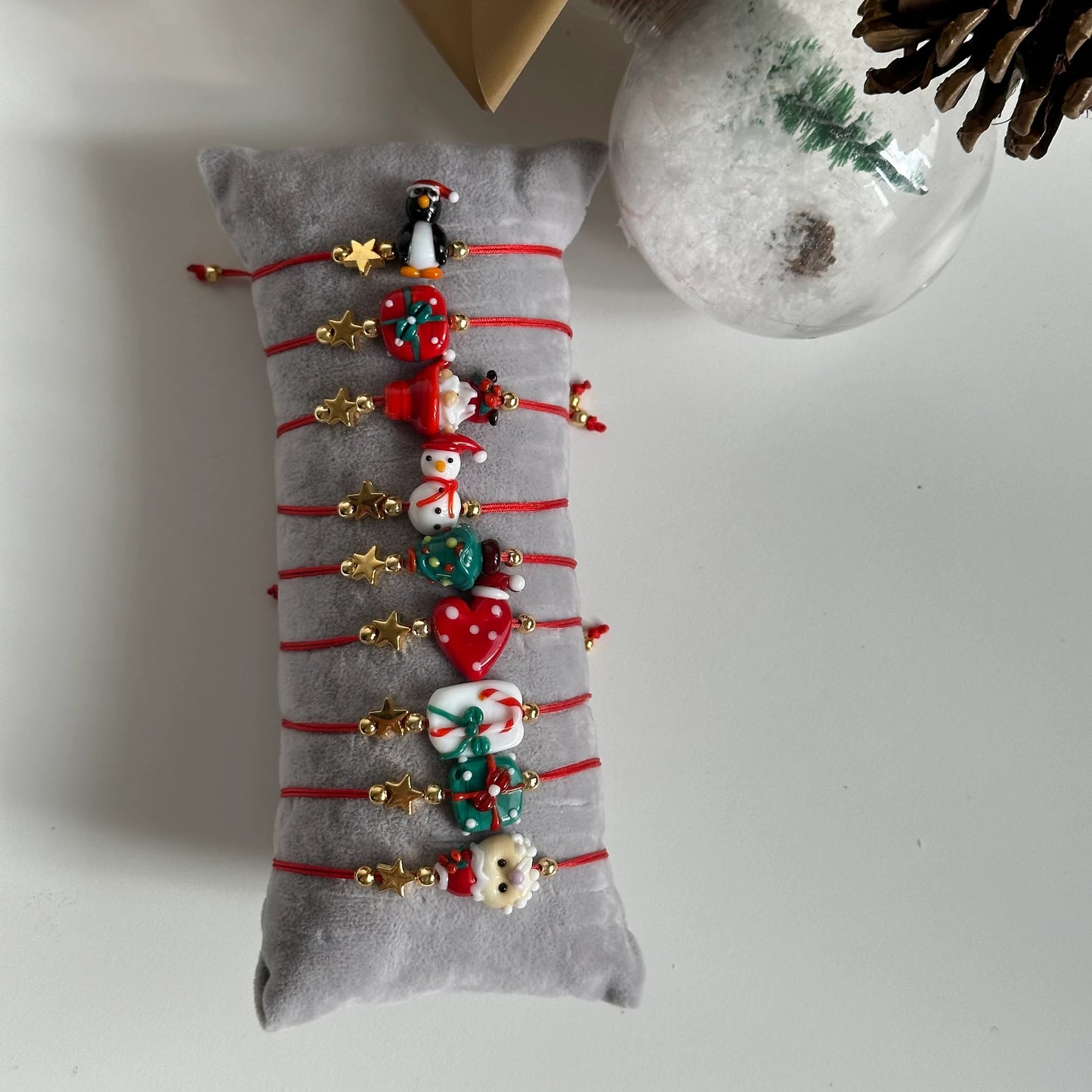 Yılbaşı Yeşil Hediye Paketi Murano Cam Boncuk Kişiye Özel Harf Kadın Şans Bilekliği