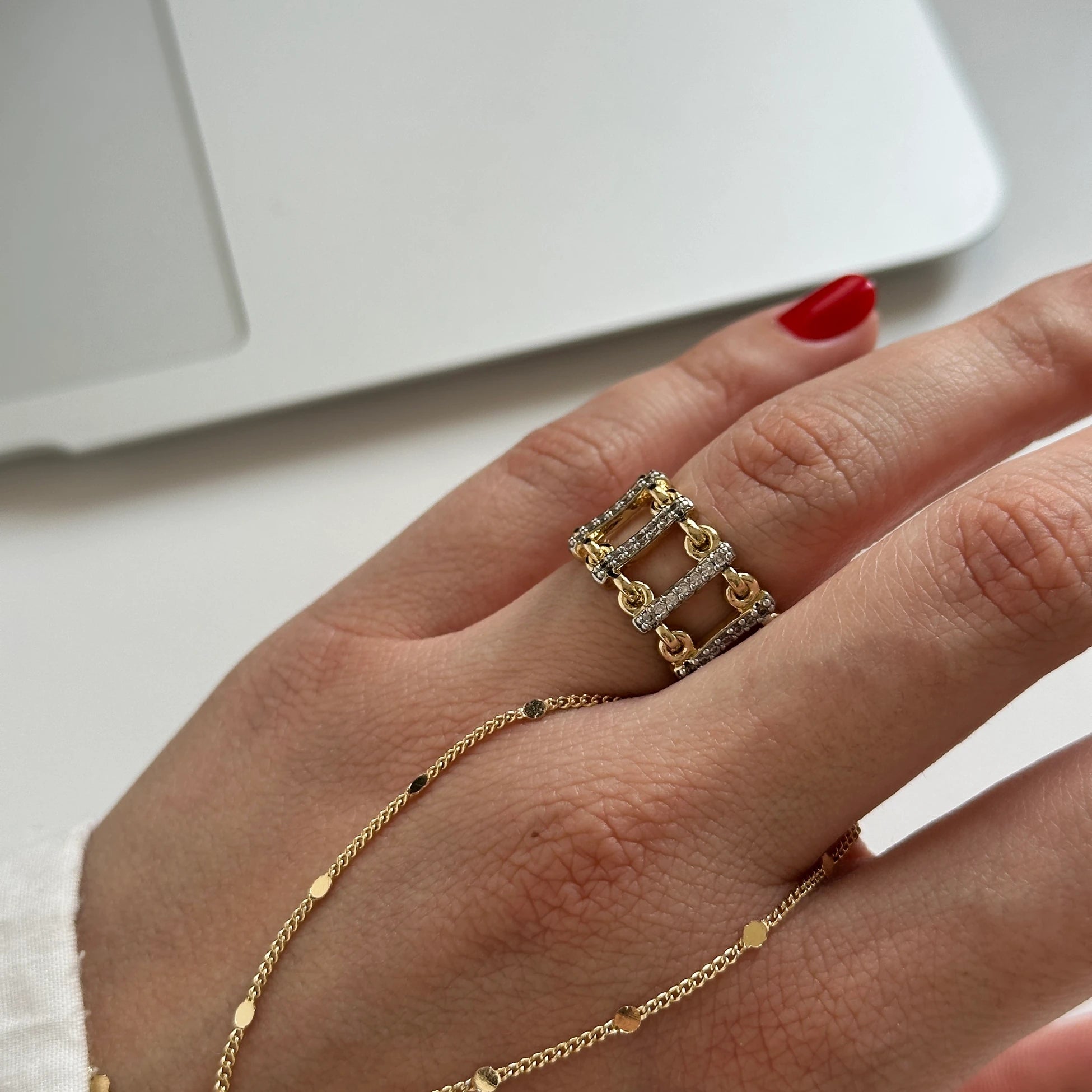 Zirkon Taş Zincir Kadın Yüzük