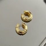 Beyaz Taş Tombul Halka Kadın Küpe