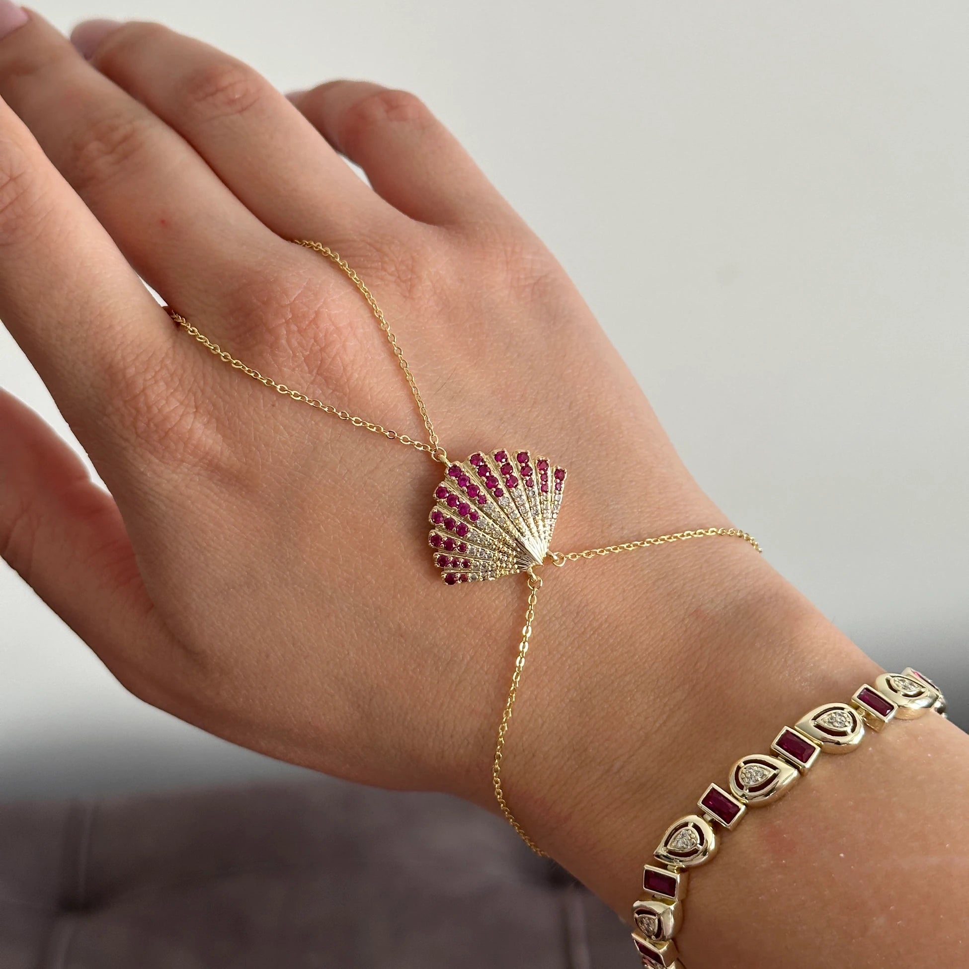 Deniz Kabuğu Zirkon Taş Kadın Şahmeran