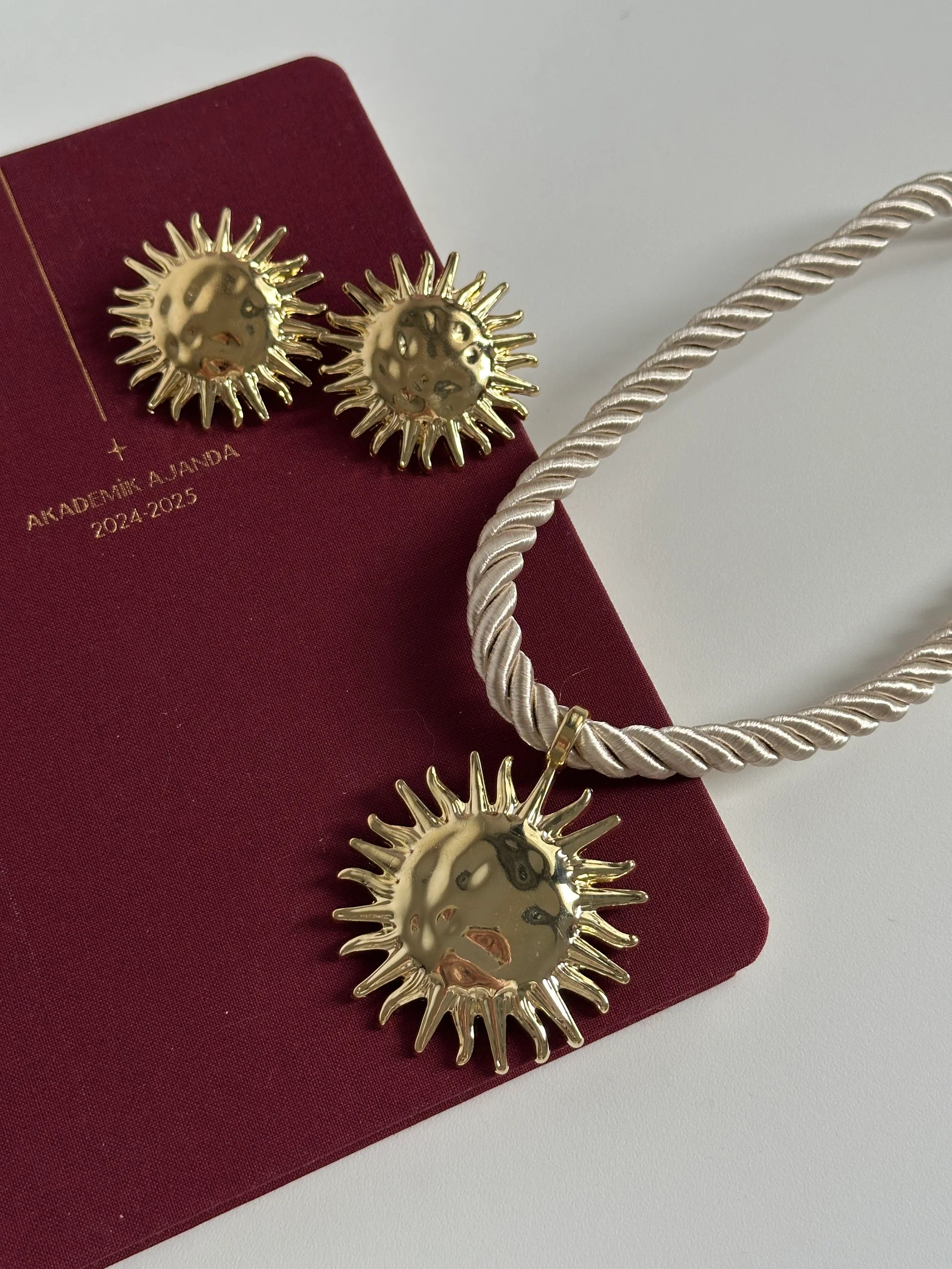 Güneş Kadın Küpe