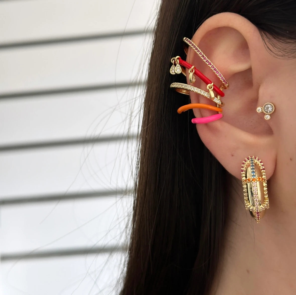 Renkli Taş Tombul Halka Kadın Küpe