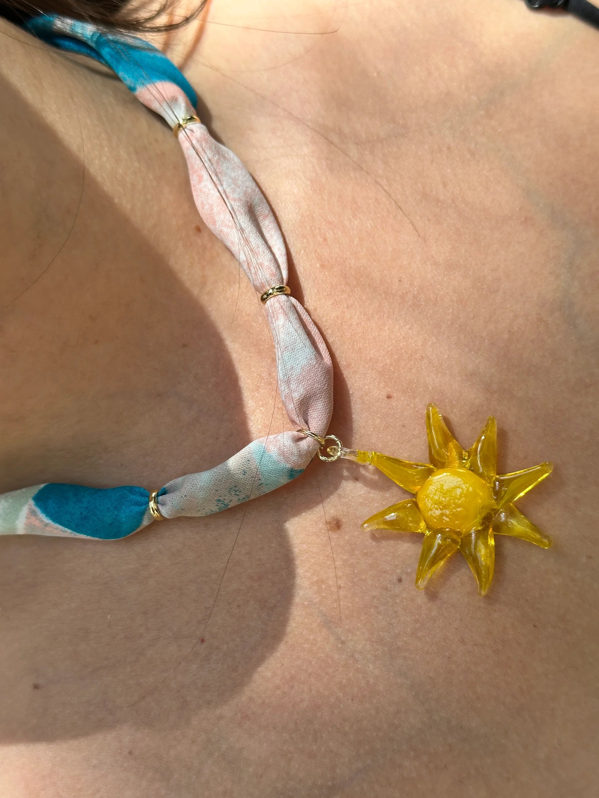 Güneş Charm Fular Kolye