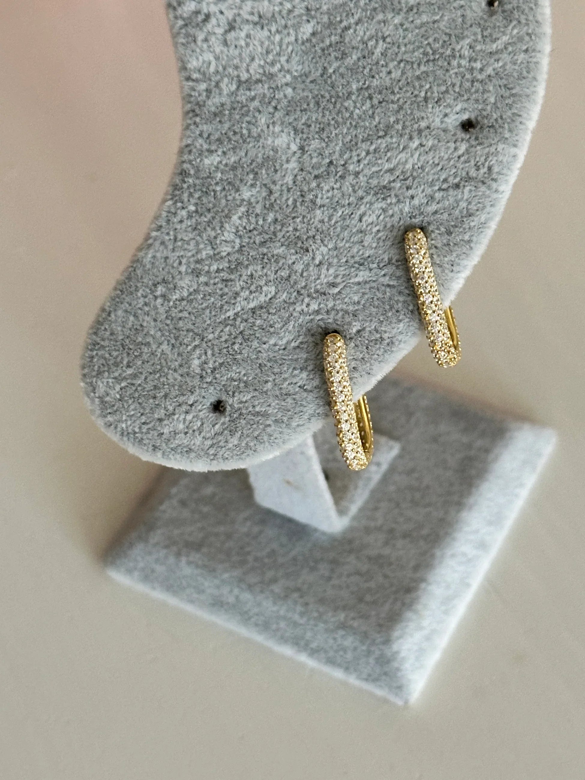 02' 925 Ayar Gümüş Dik Taş Kadın Küpe