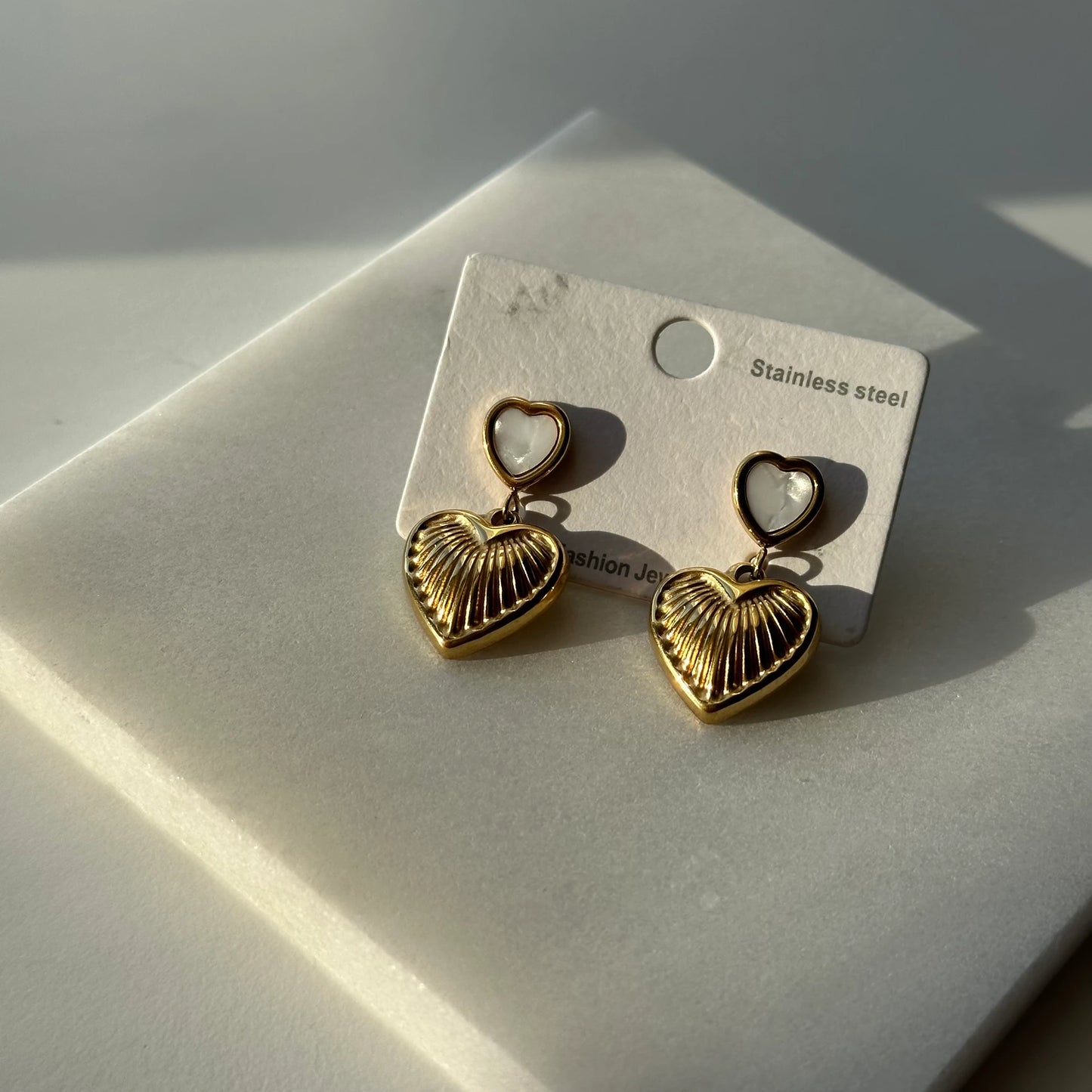 Mini Sedefli Kalp Çelik Küpe