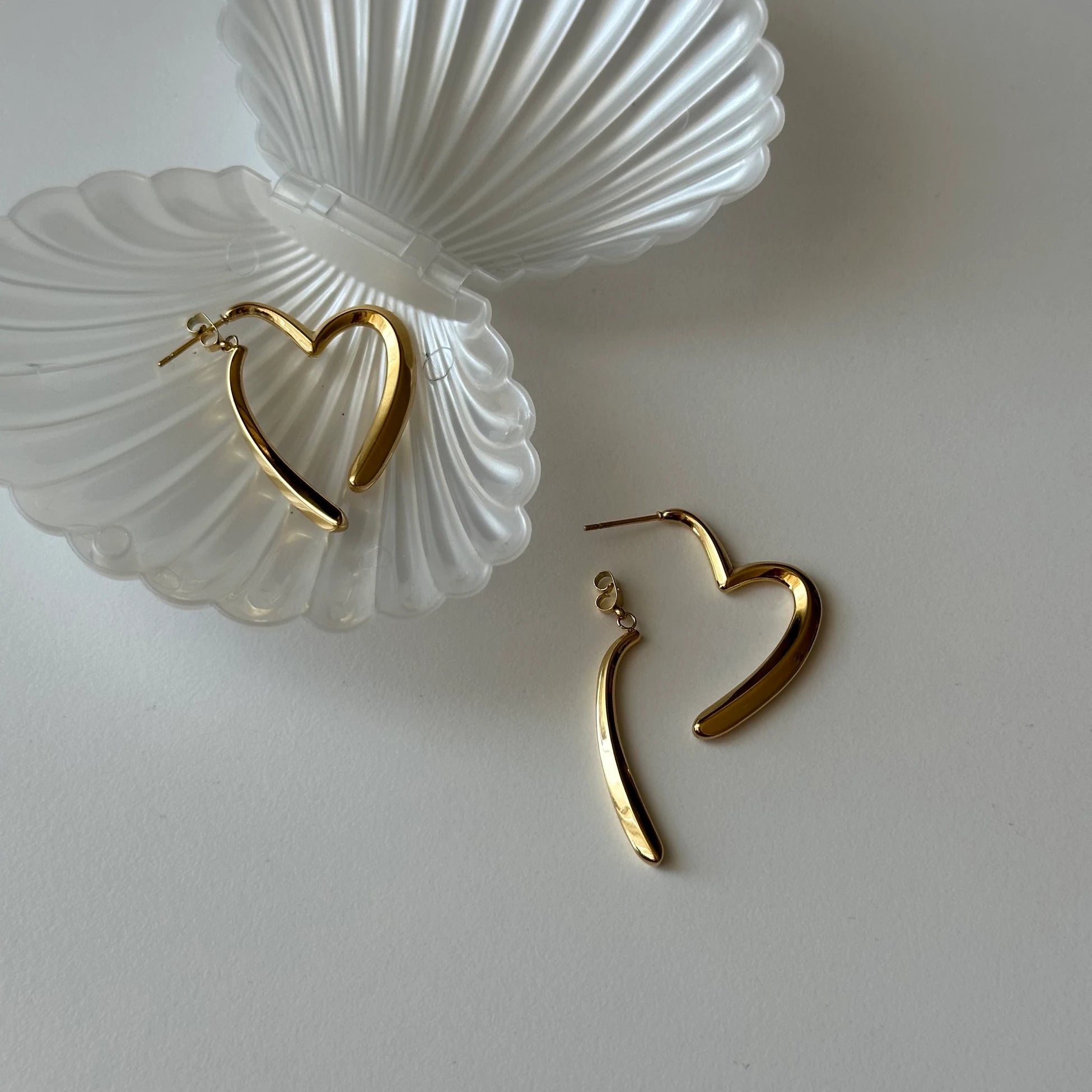 Kuyruklu Kalp Çelik Küpe