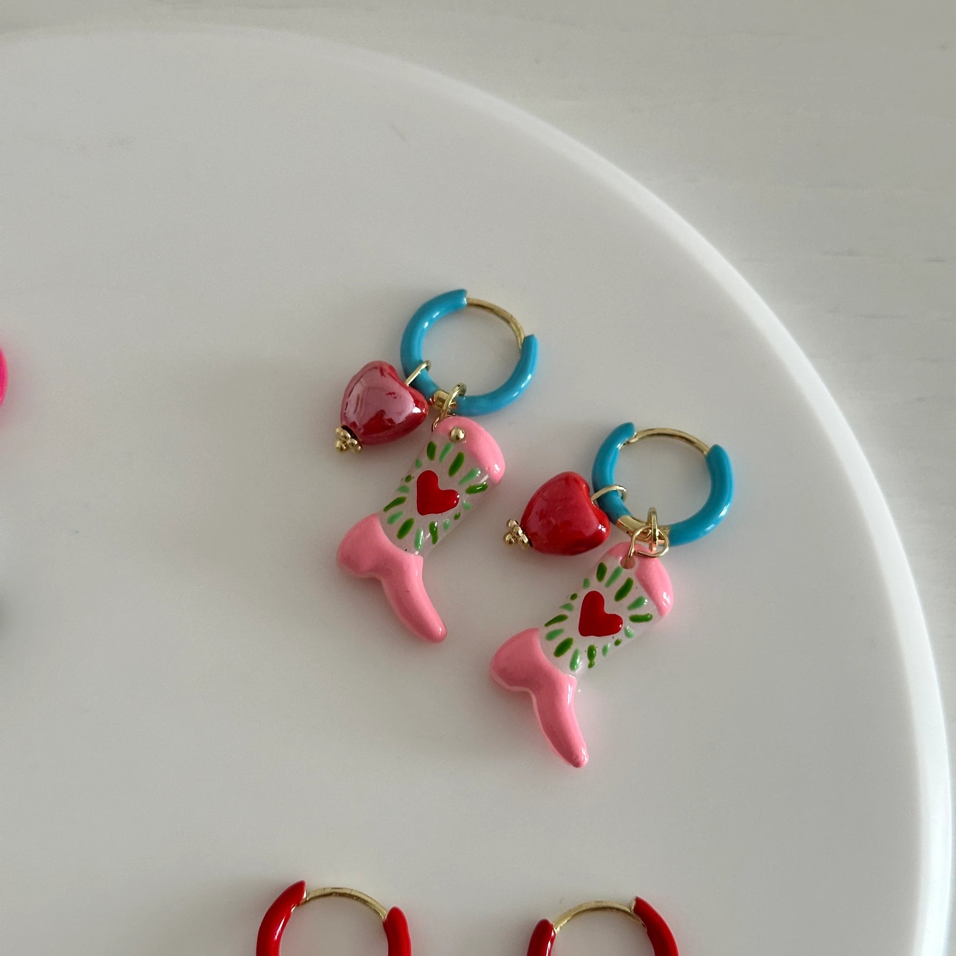 Murano Cam Boncuk Kalp Kovboy Çizmesi Kadın Küpe