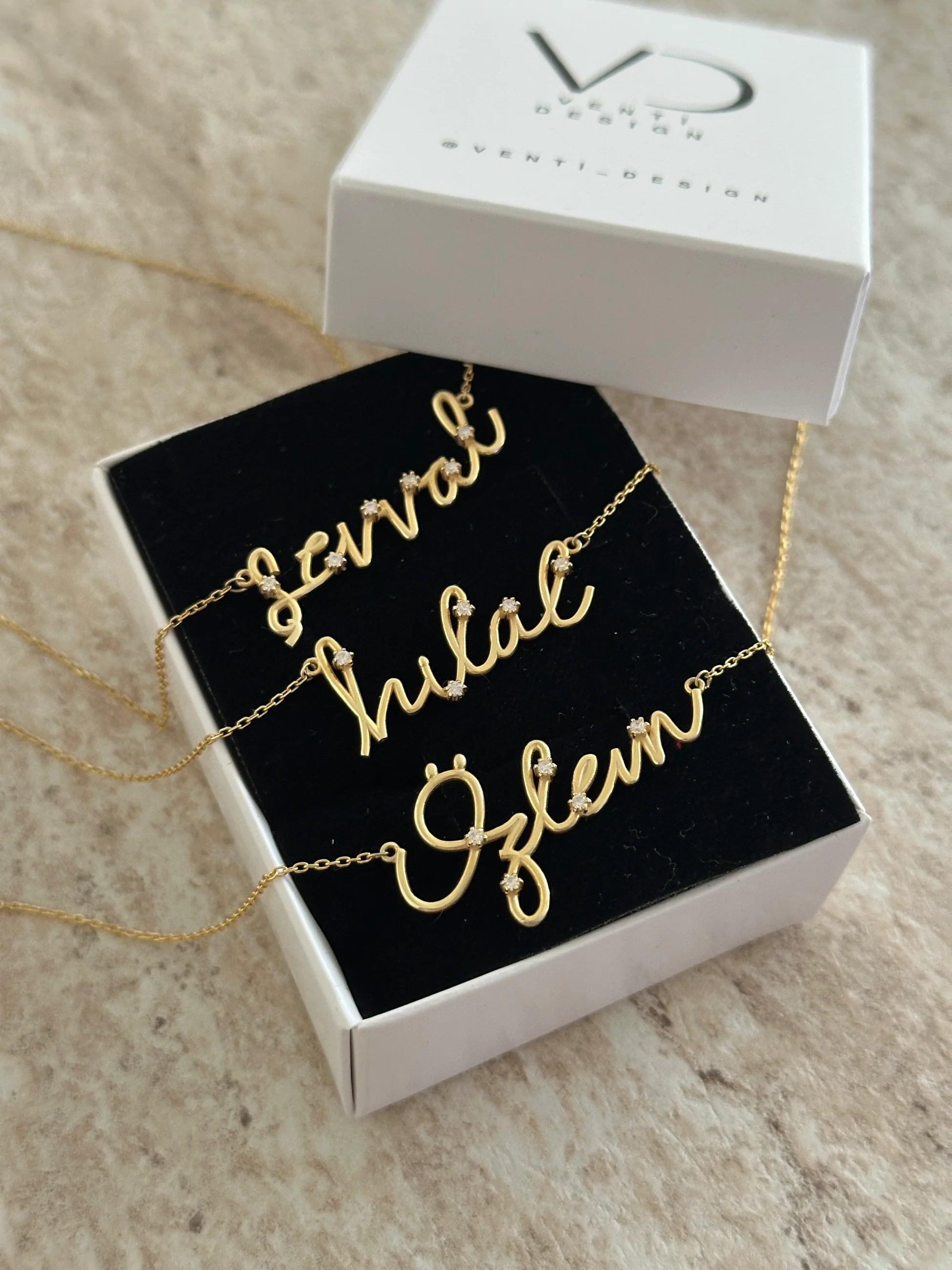 925 Ayar Gümüş Yıldızlı İsim Kadın Kolye