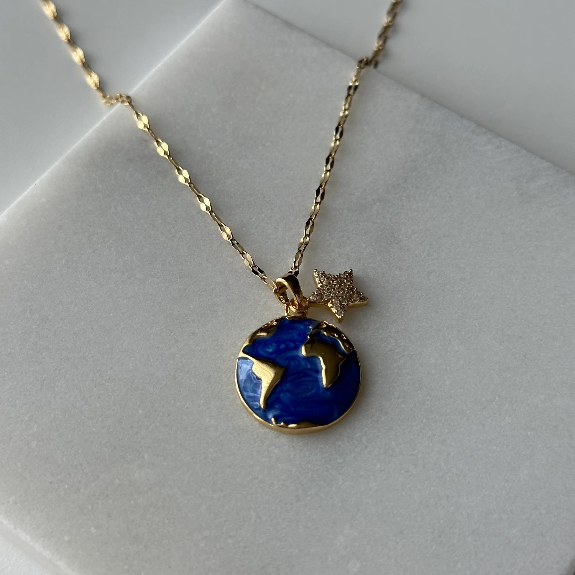 Manifest Charm Kolye (dünya yıldızı)