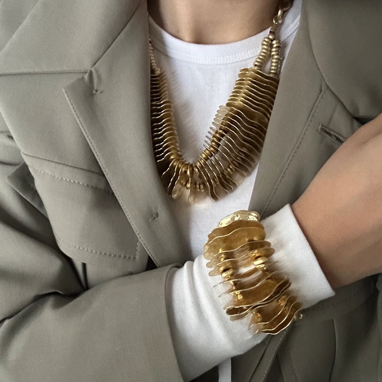 Boncuklu Parçalı Bileklik