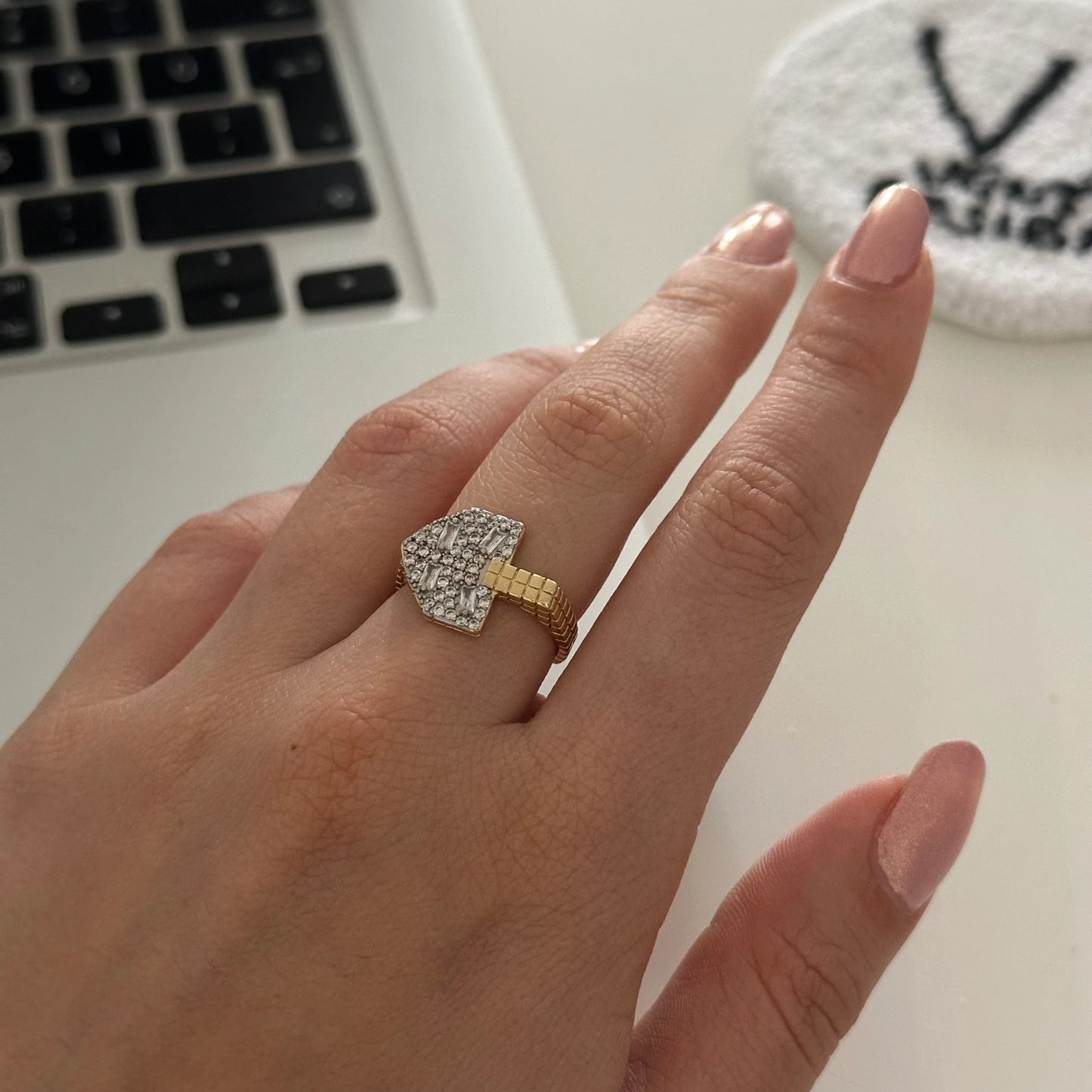 Mozaik Üçgen Zirkon Yüzük