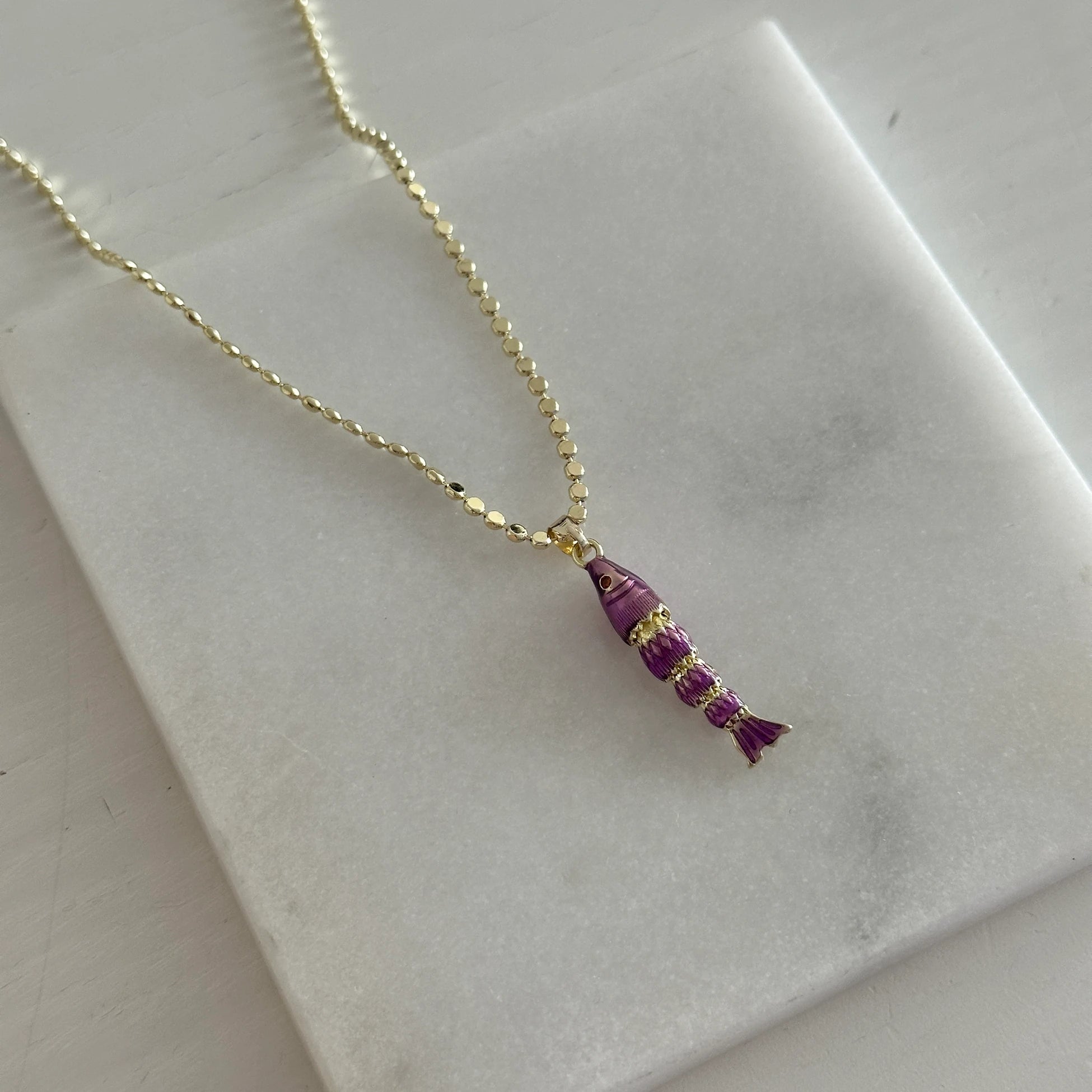 Mor Mini Hareketli Balık Kadın Kolye