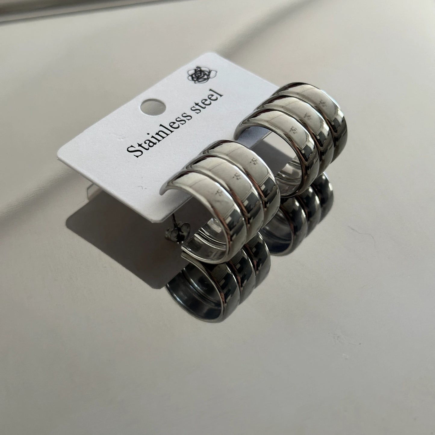 Yarım Üçlü Çelik Kadın Küpe