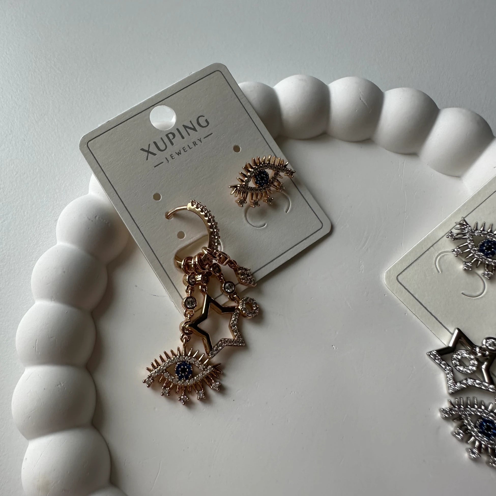 Göz Sarkıntılı Küpe (gold)