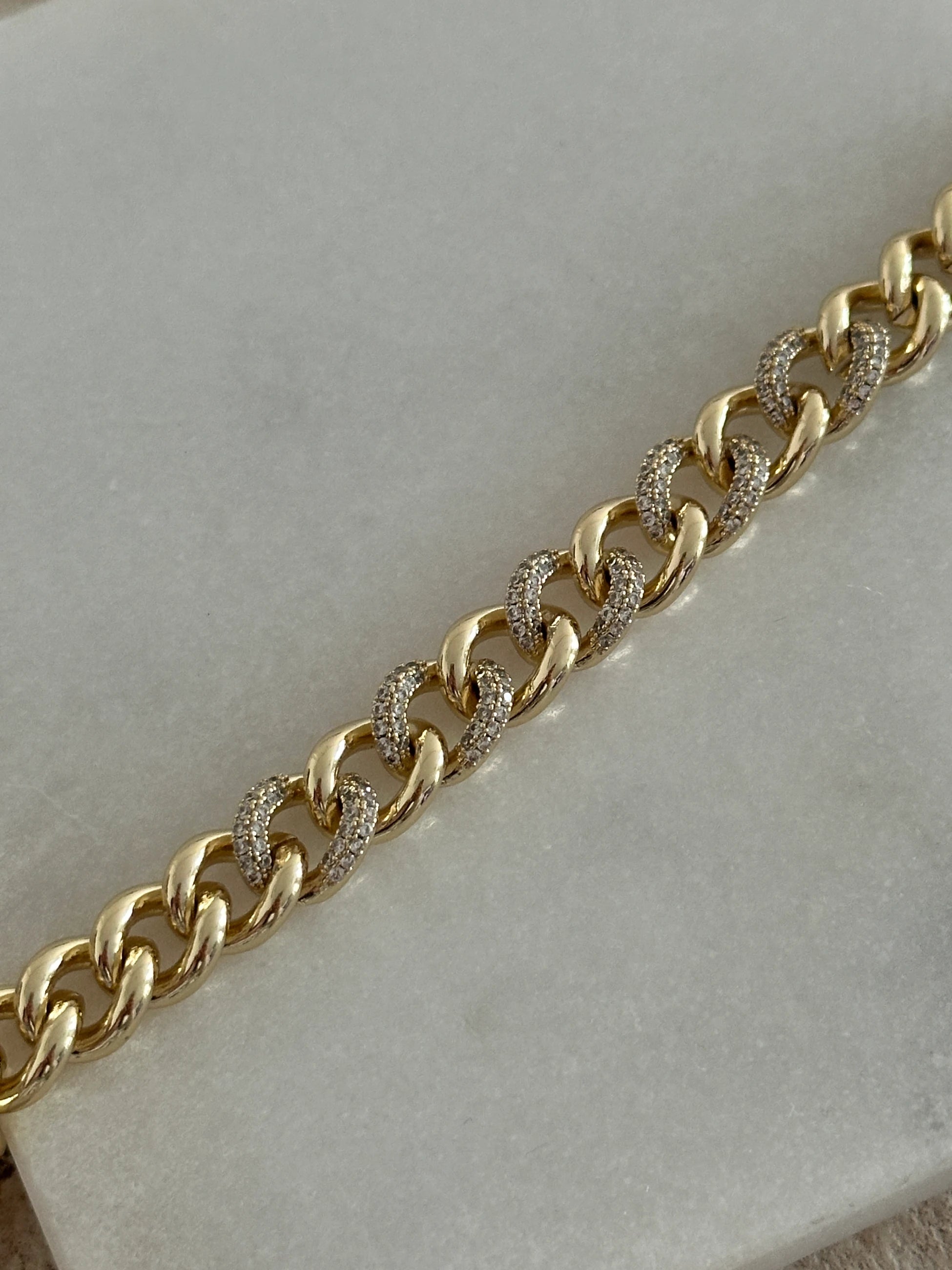 Kalın Zincir Zirkon Taş Kadın Bileklik