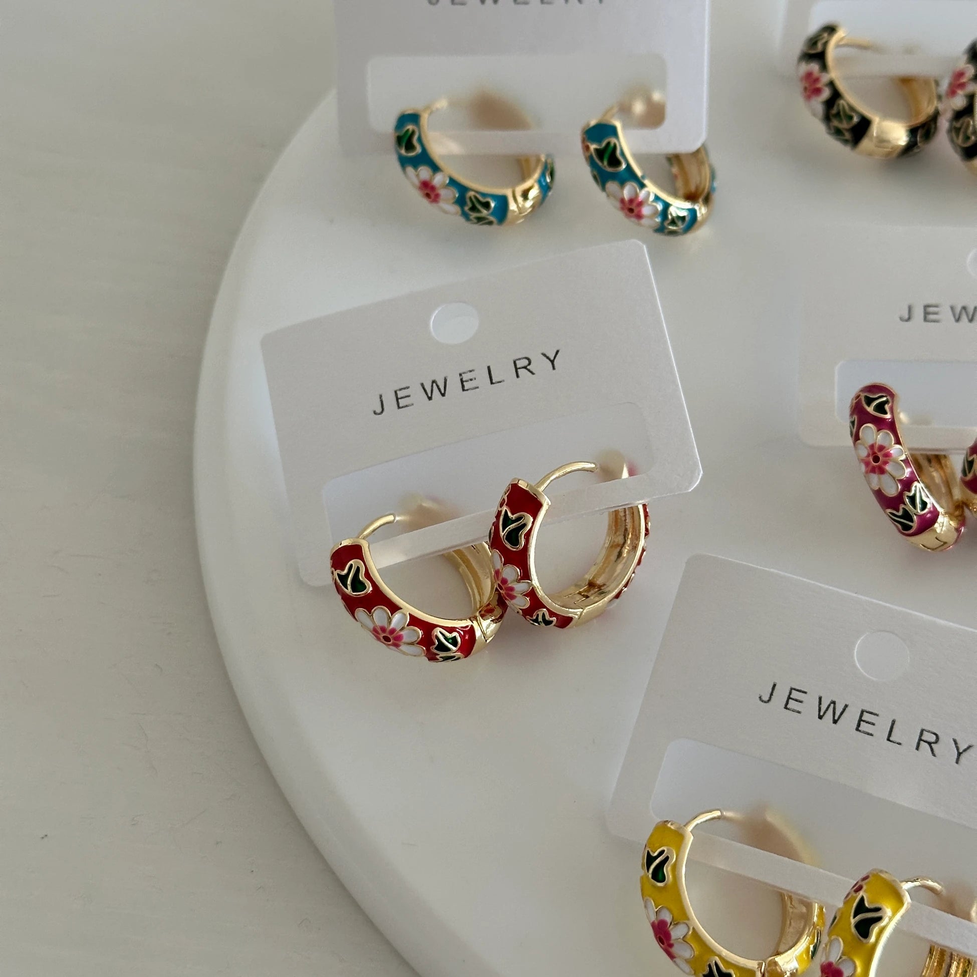 Renkli Mineli Çiçek Kadın Küpe