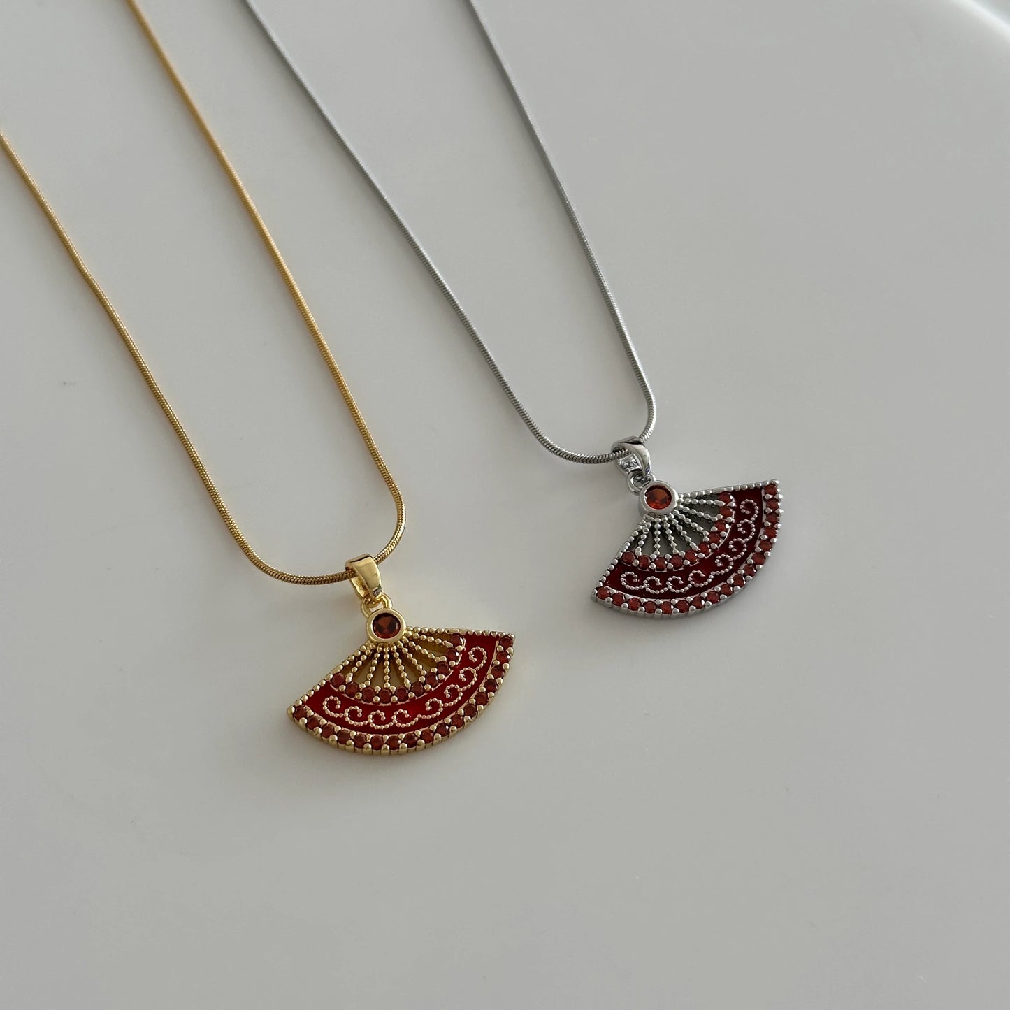 Yelpaze Çelik Kadın Kolye