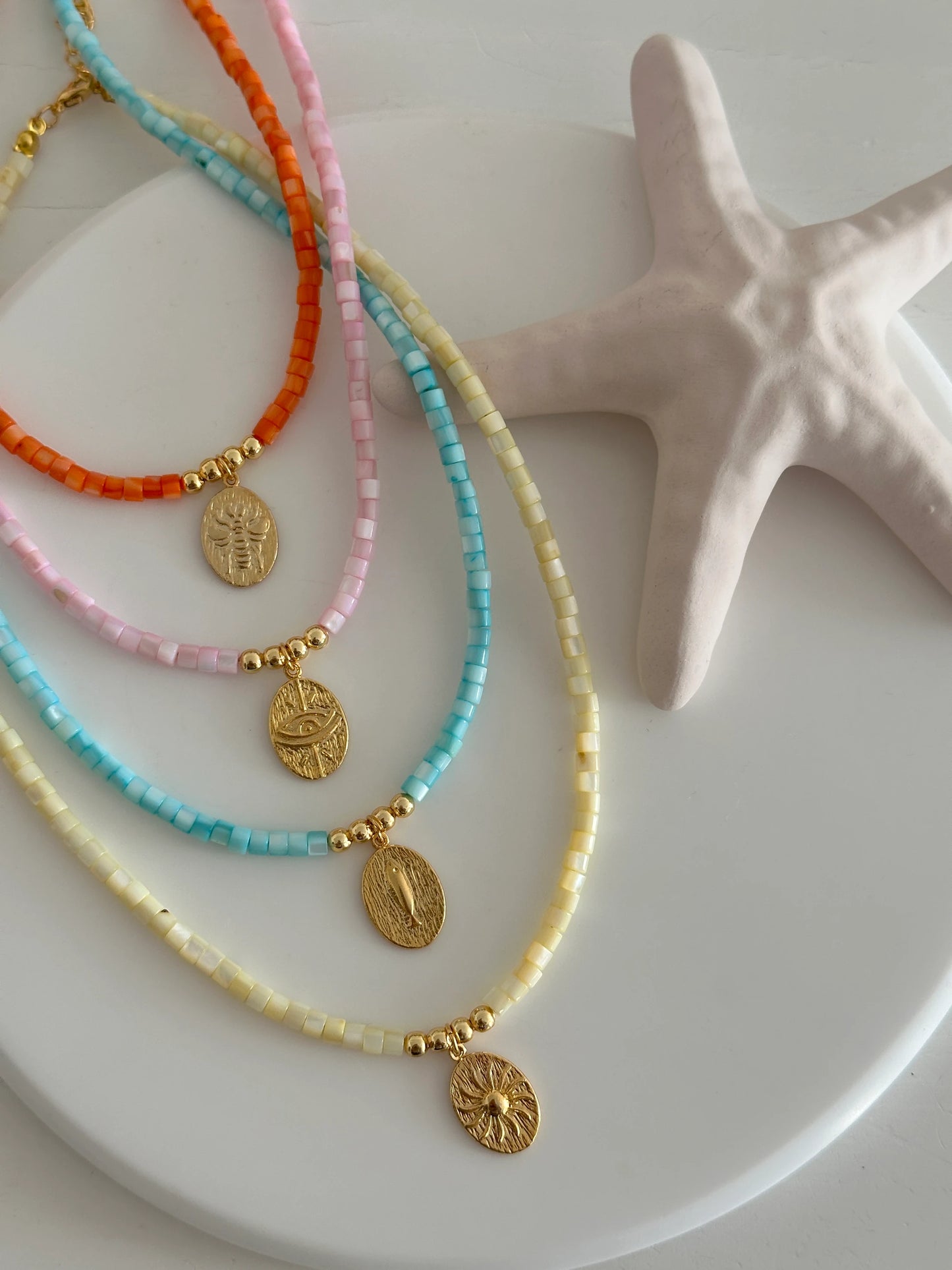 Göz Uçlu Sedef Taşlı Kadın Kolye