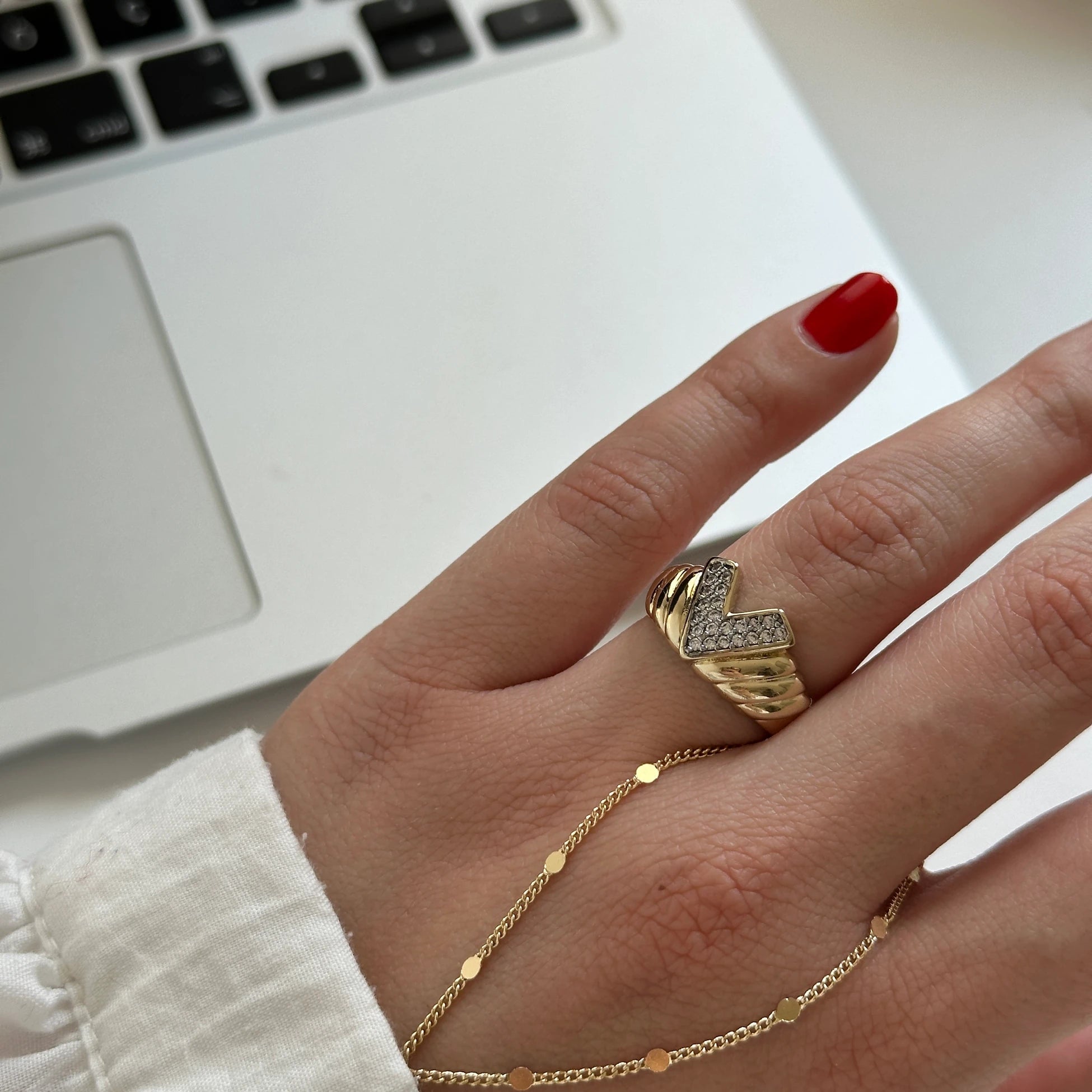 V Zirkon Taş Kadın Yüzük