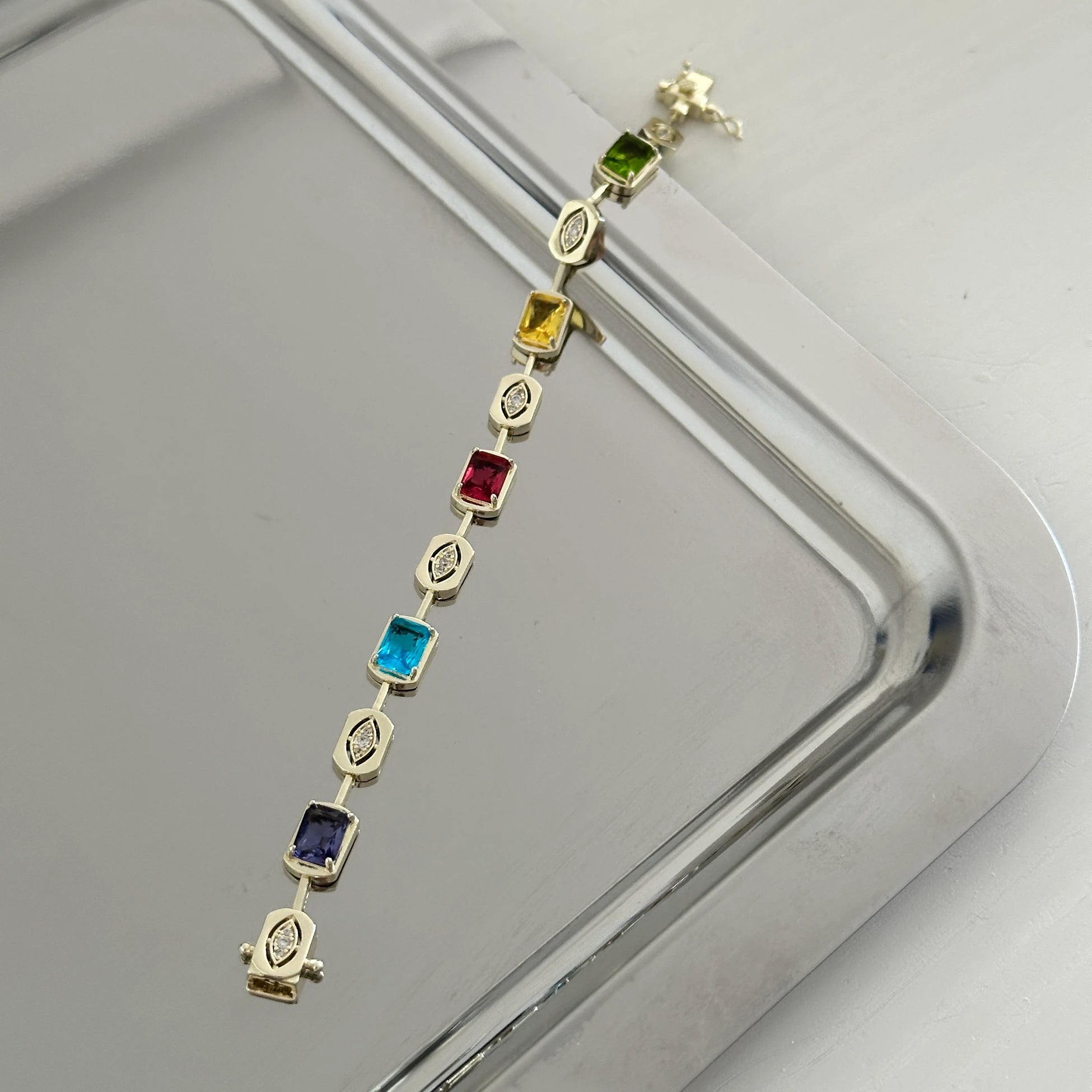 Renktaş Marka Tasarım Kadın Bileklik