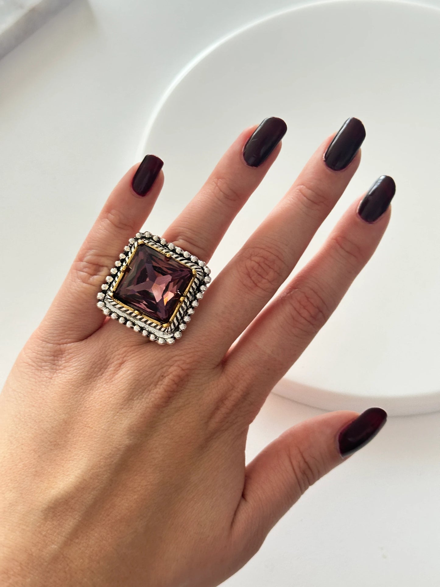 Büyük Kare Renkli Kadın Yüzük