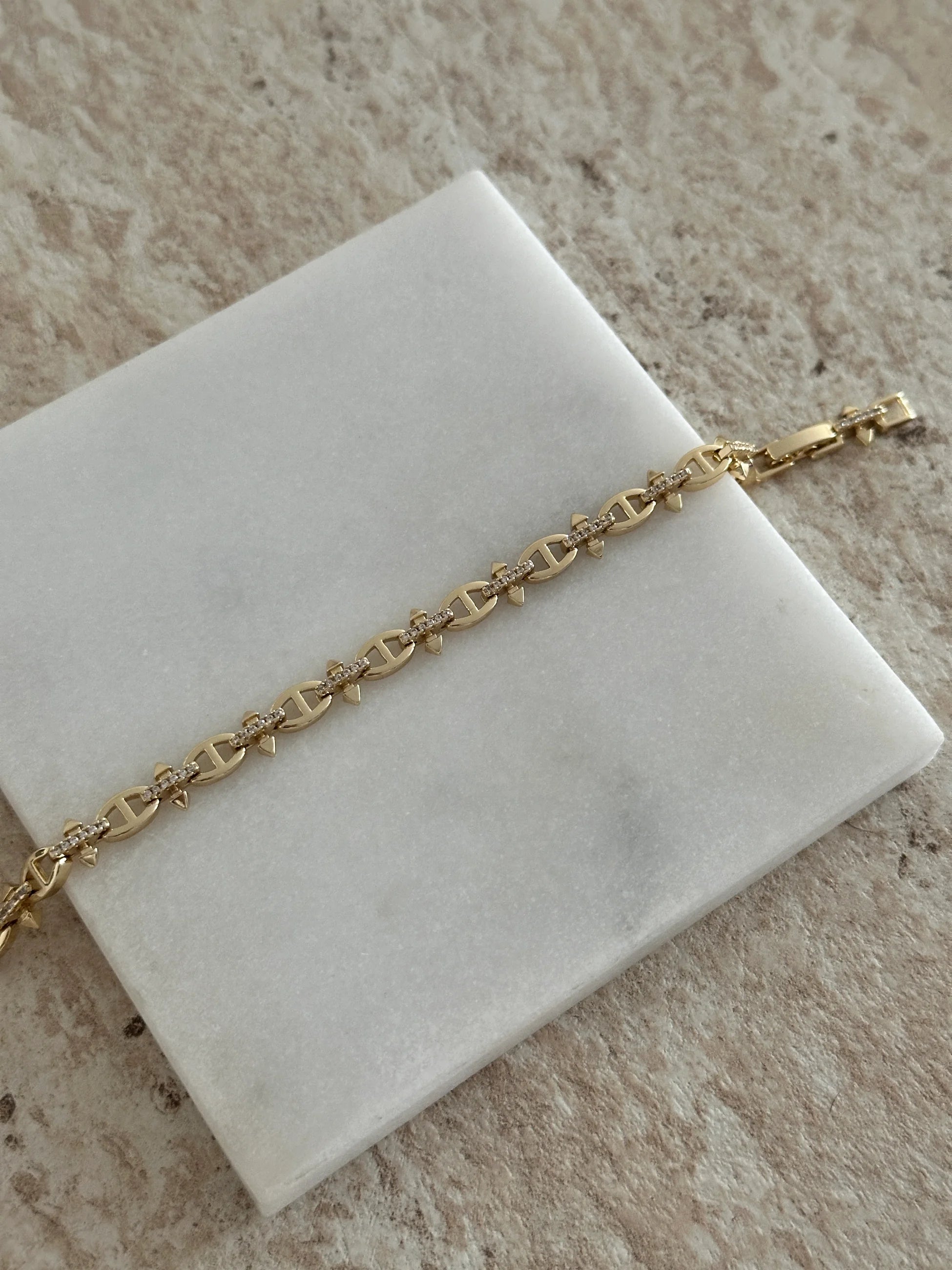 Çivi Tasarım 14k Kadın Bileklik