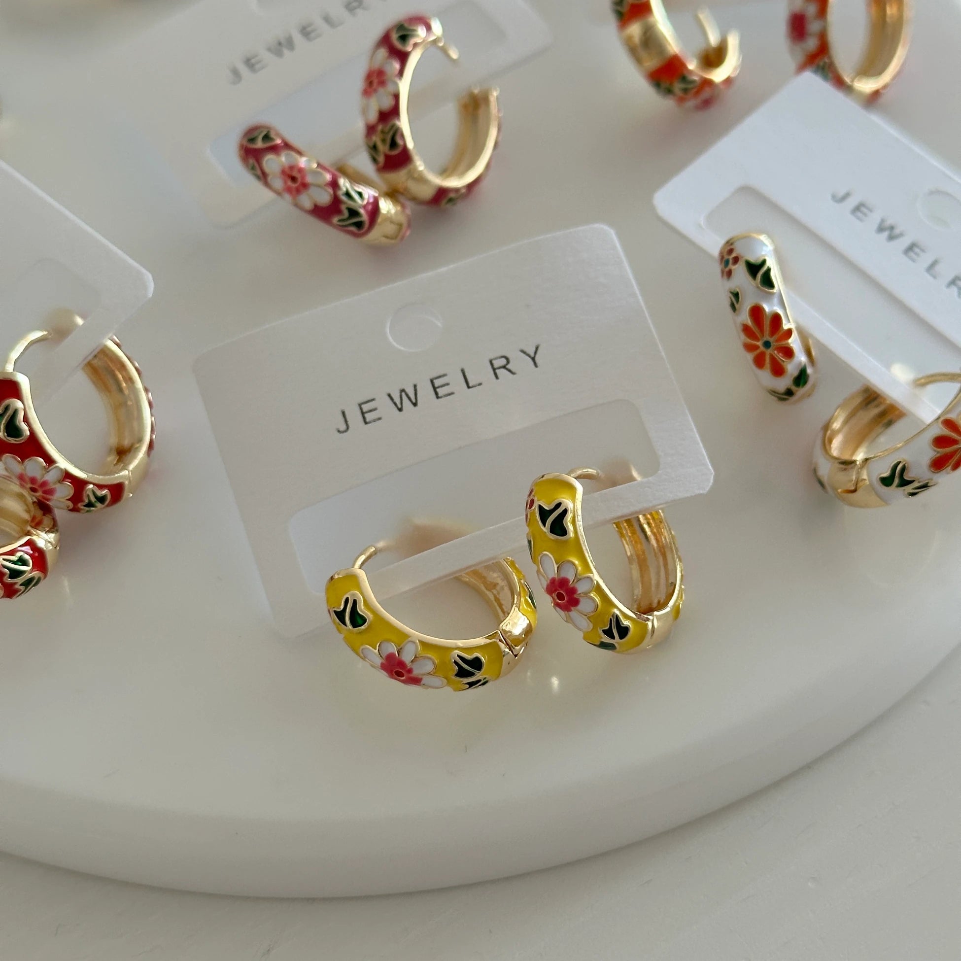 Renkli Mineli Çiçek Kadın Küpe