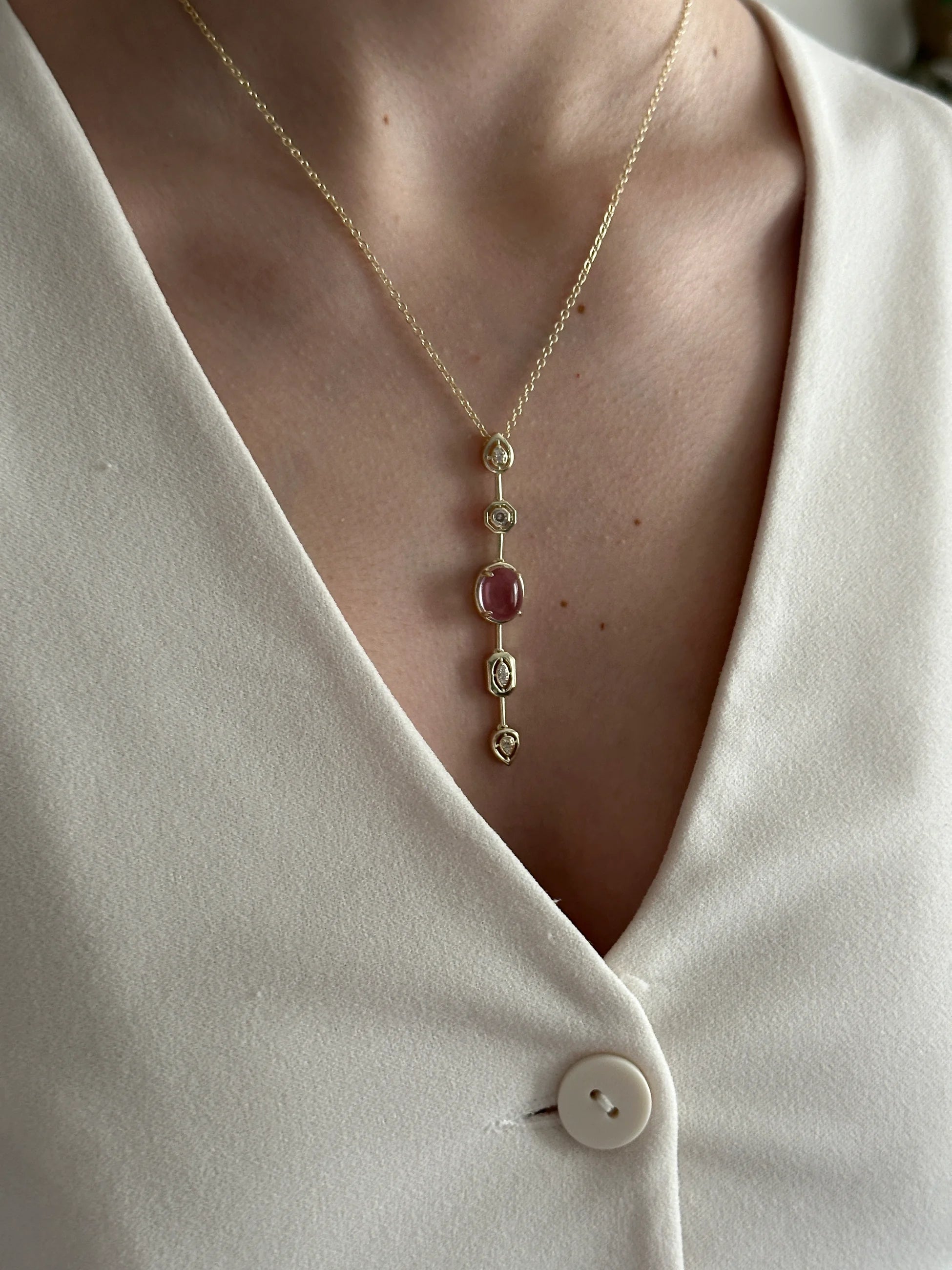 Tasarım Taş Dekolte Kadın Kolye