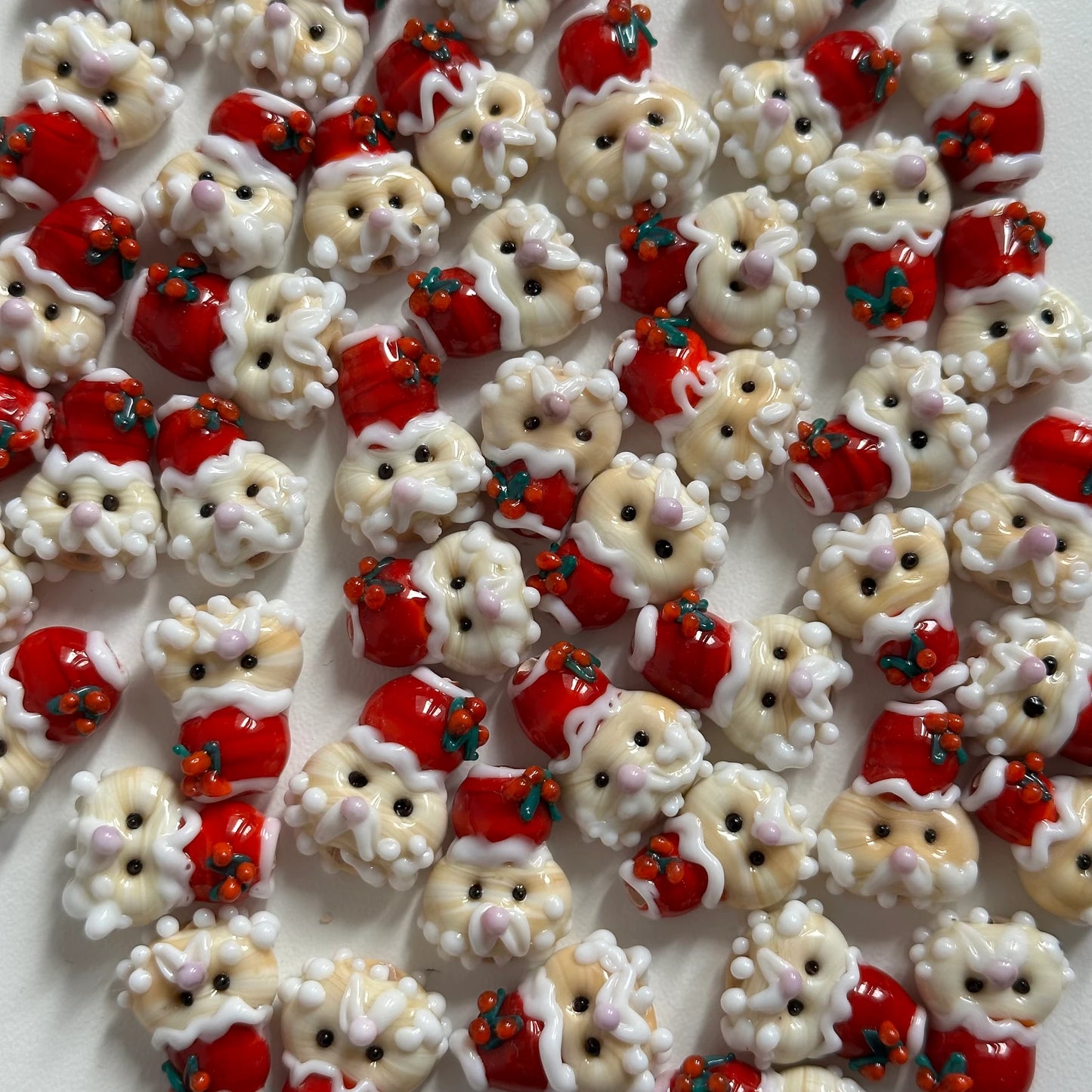 Yılbaşı Noel Baba Murano Cam Boncuk Kişiye Özel Harf Kadın Şans Bilekliği