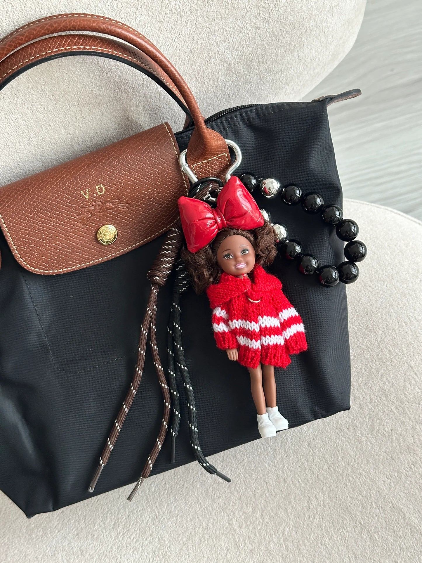 Kırmızı Kurdele Bebek Çanta Charmı