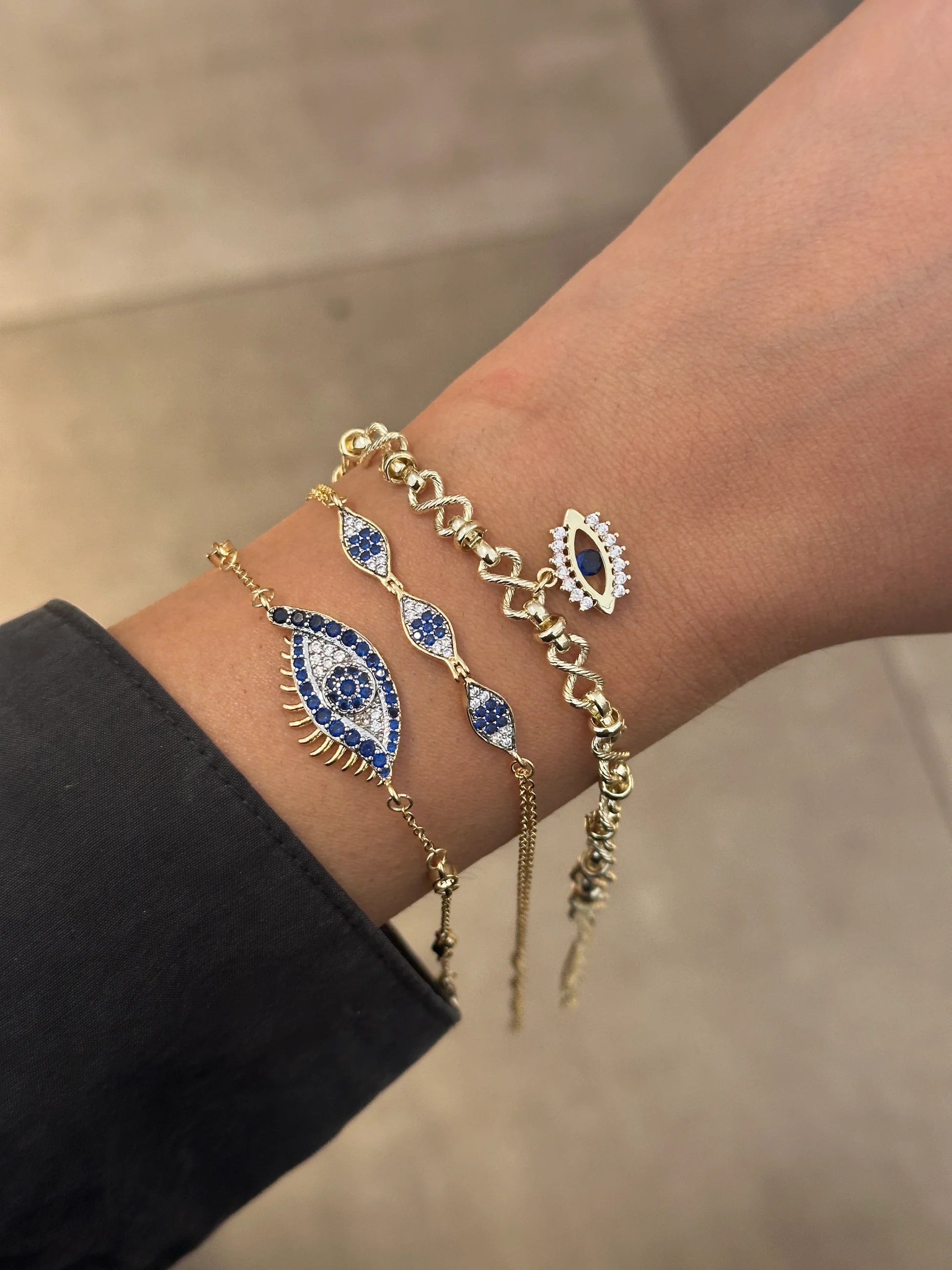 Sarkıntılı Göz Kadın Bileklik