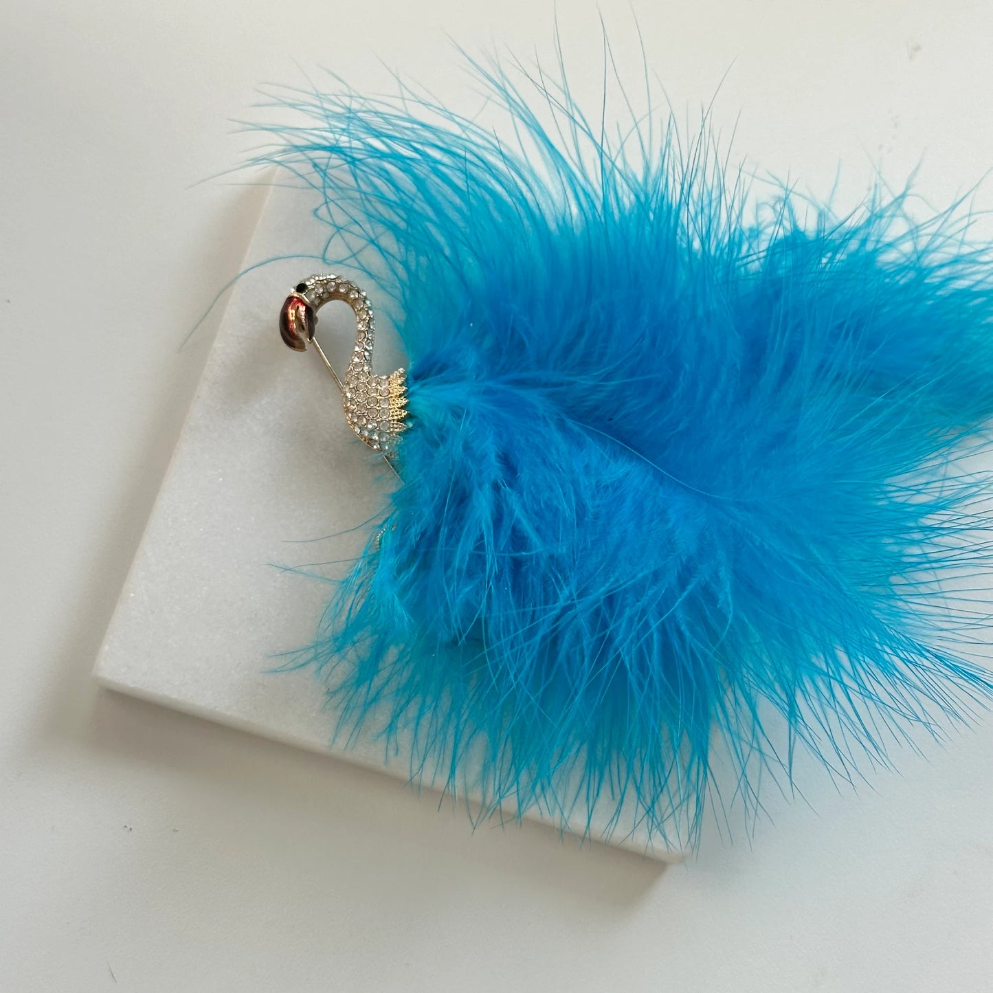 Tüylü Flamingo Broş