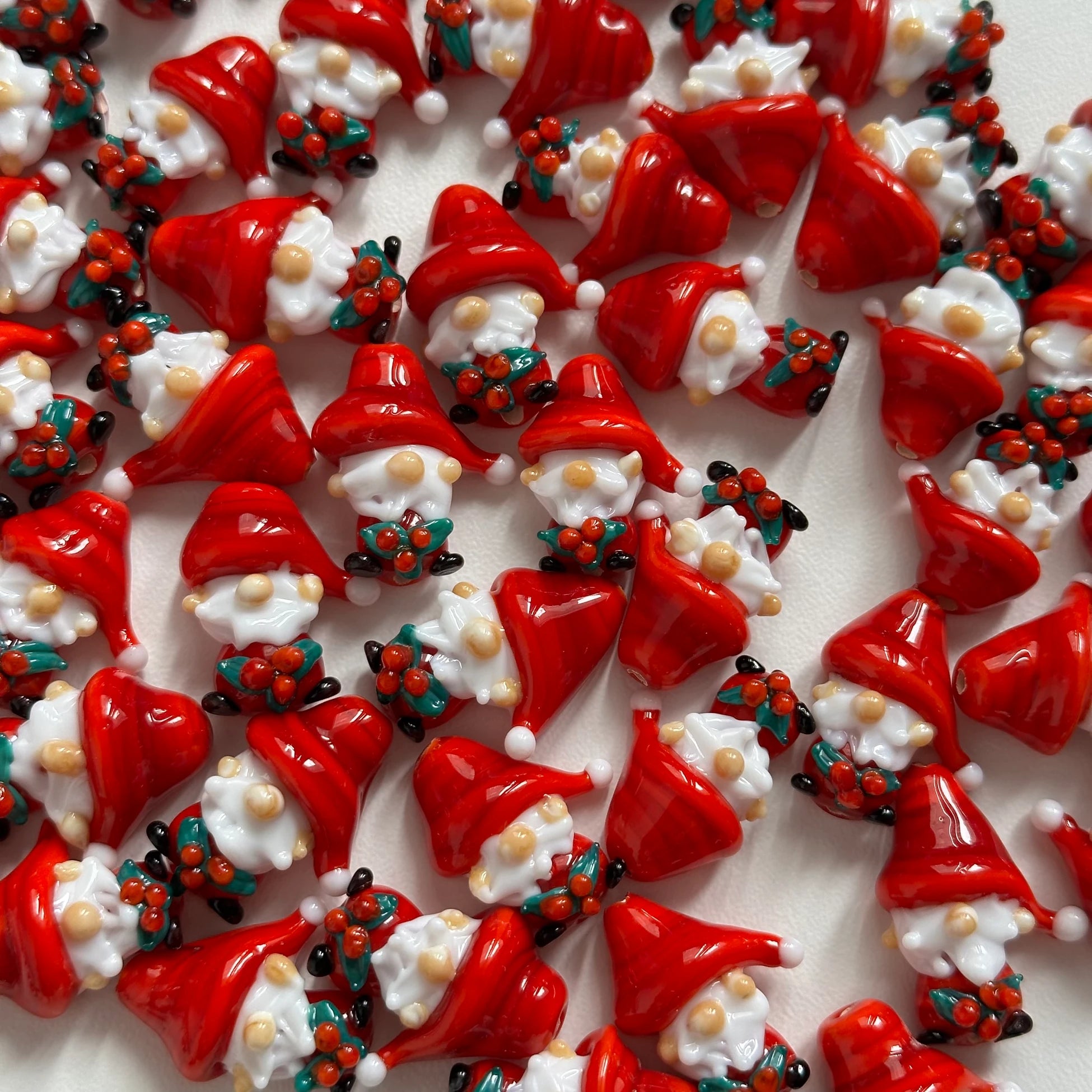 Yılbaşı Elf Murano Cam Boncuk Kişiye Özel Harf Kadın Şans Bilekliği