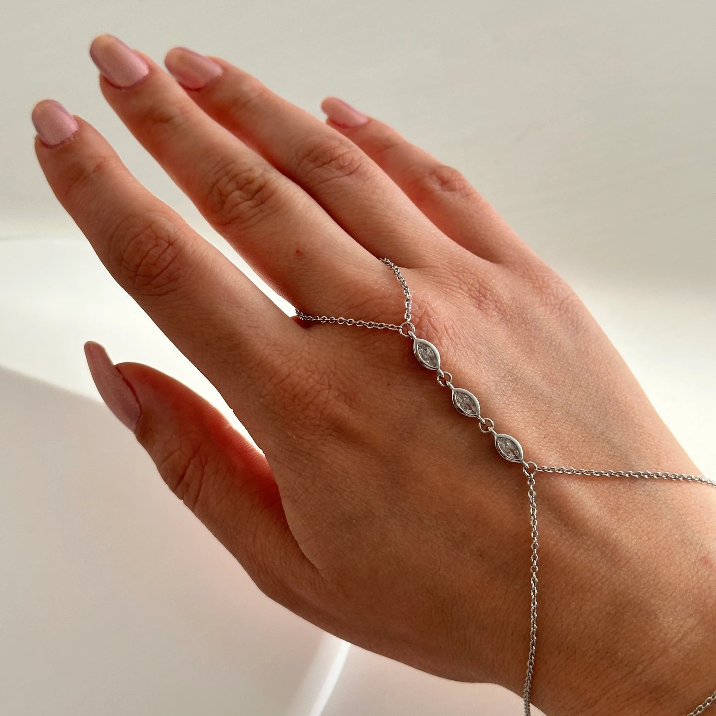 Badem Taş Kadın Şahmeran