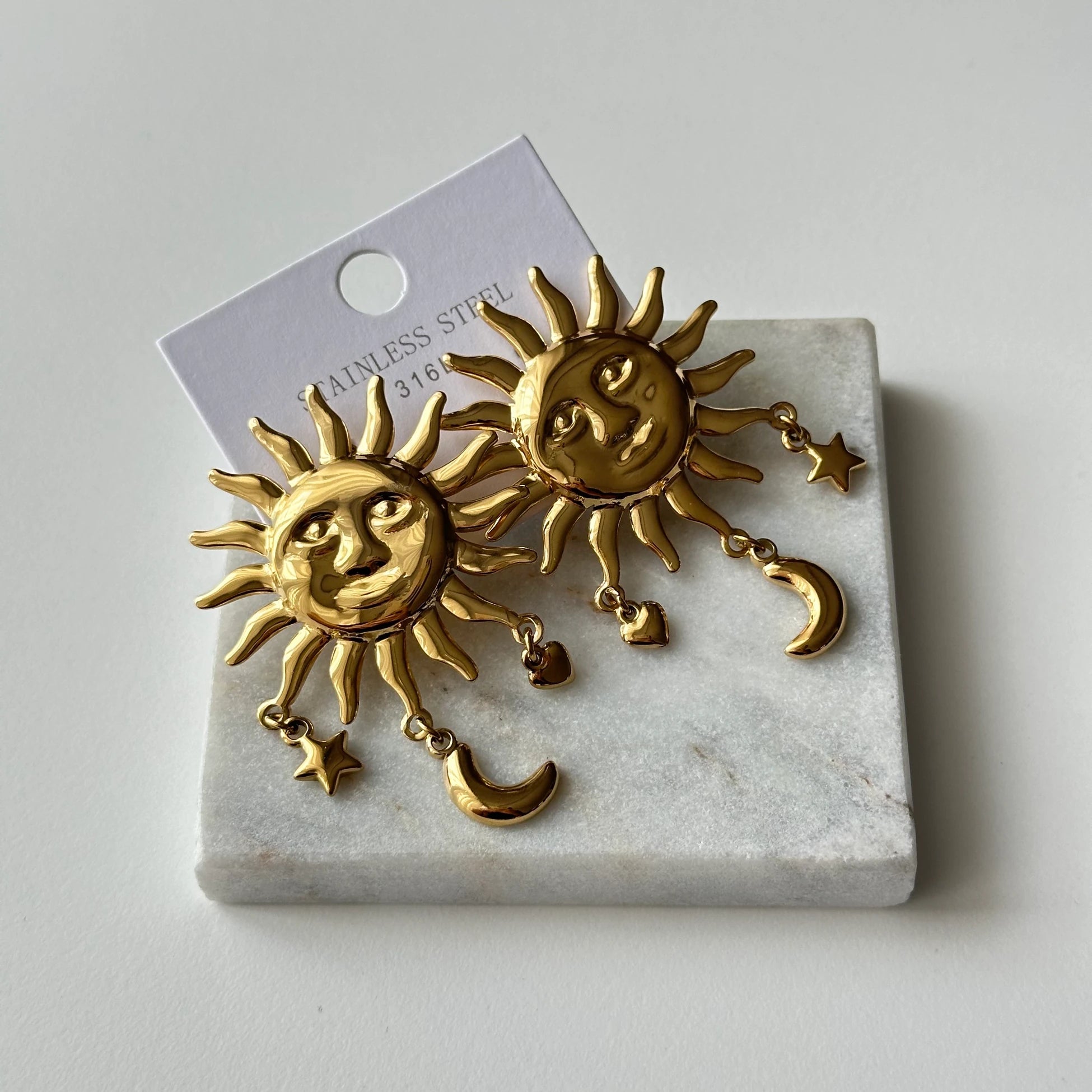 Güneş Sarkıntılı Ay&Yıldız Çelik Küpe