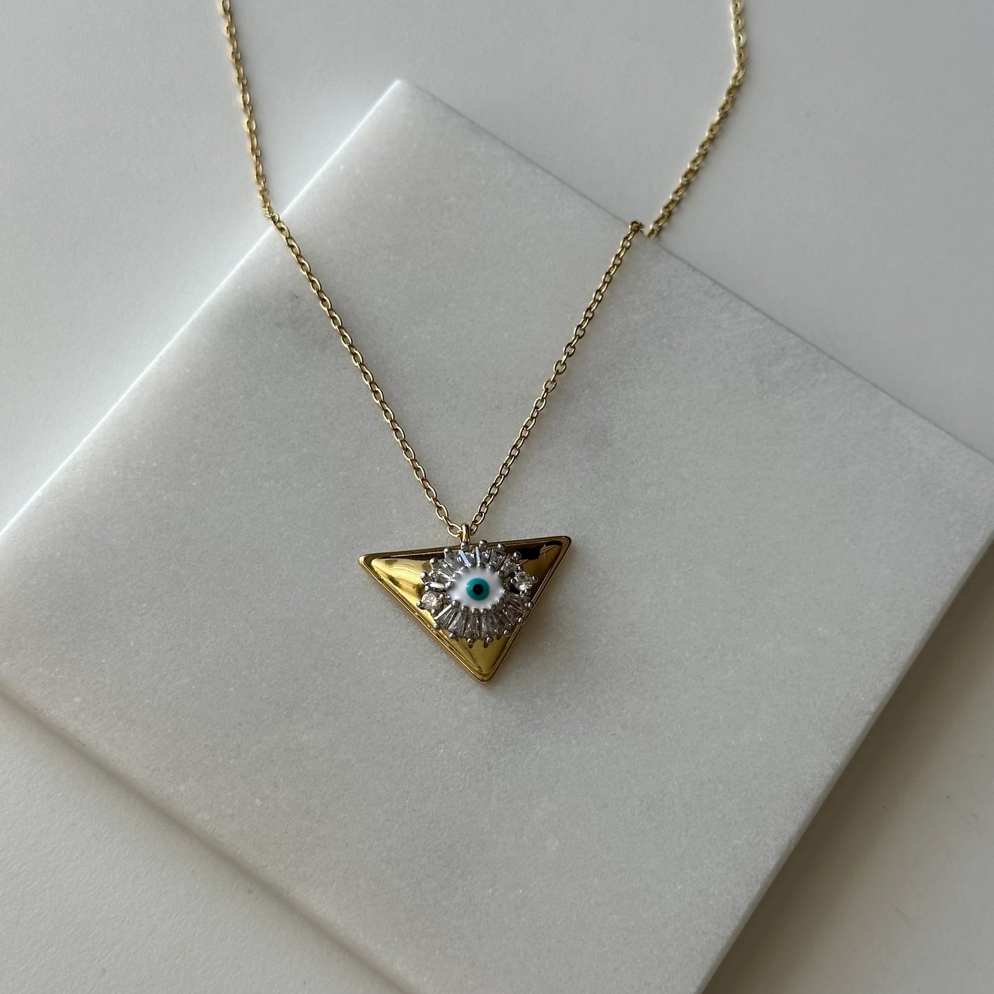 Üçgen Göz Çelik Kolye