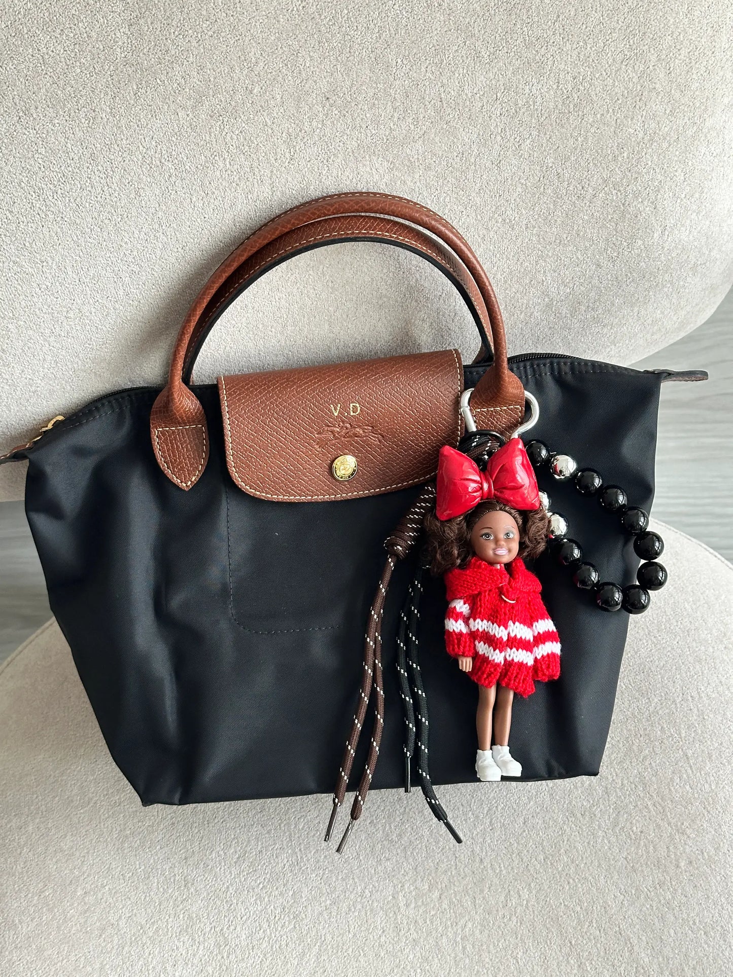 Kırmızı Kurdele Bebek Çanta Charmı