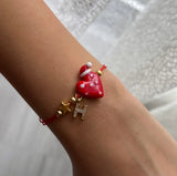 Yılbaşı Şapkalı Kalp Murano Cam Boncuk Kişiye Özel Harf Kadın Şans Bilekliği