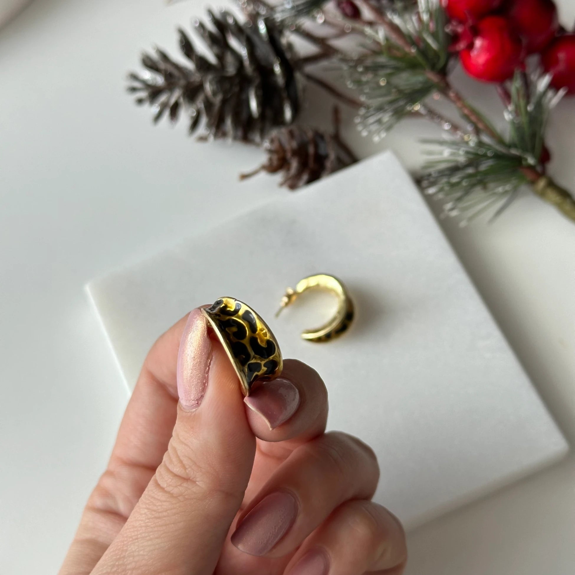 Mini Yarım Ay Leopar Küpe